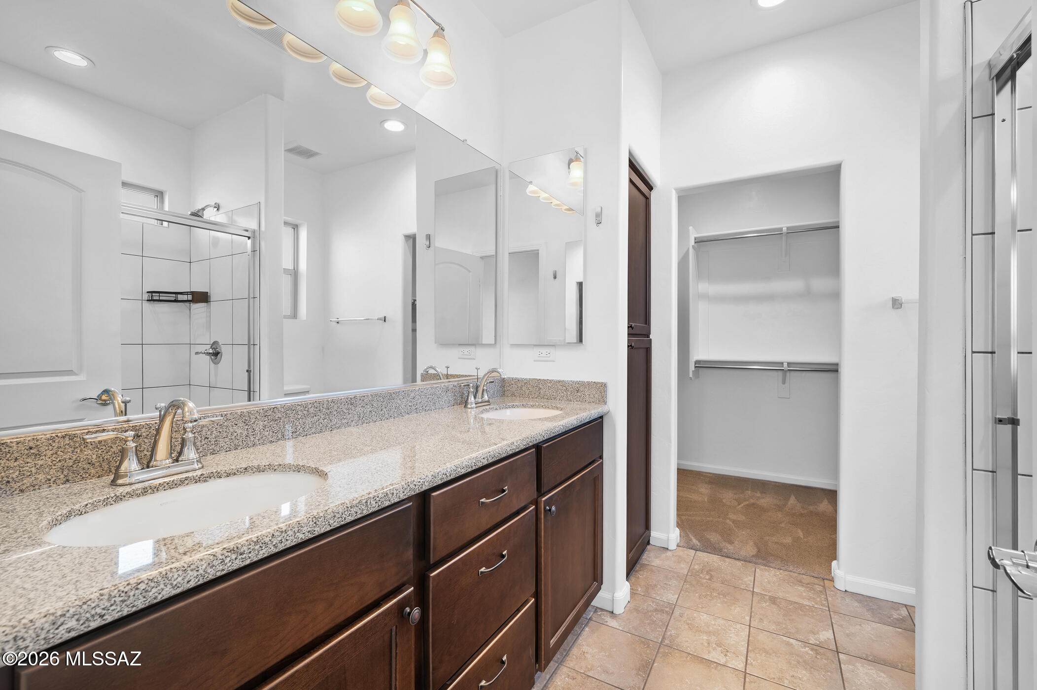 1427 E Blue Granite Drive