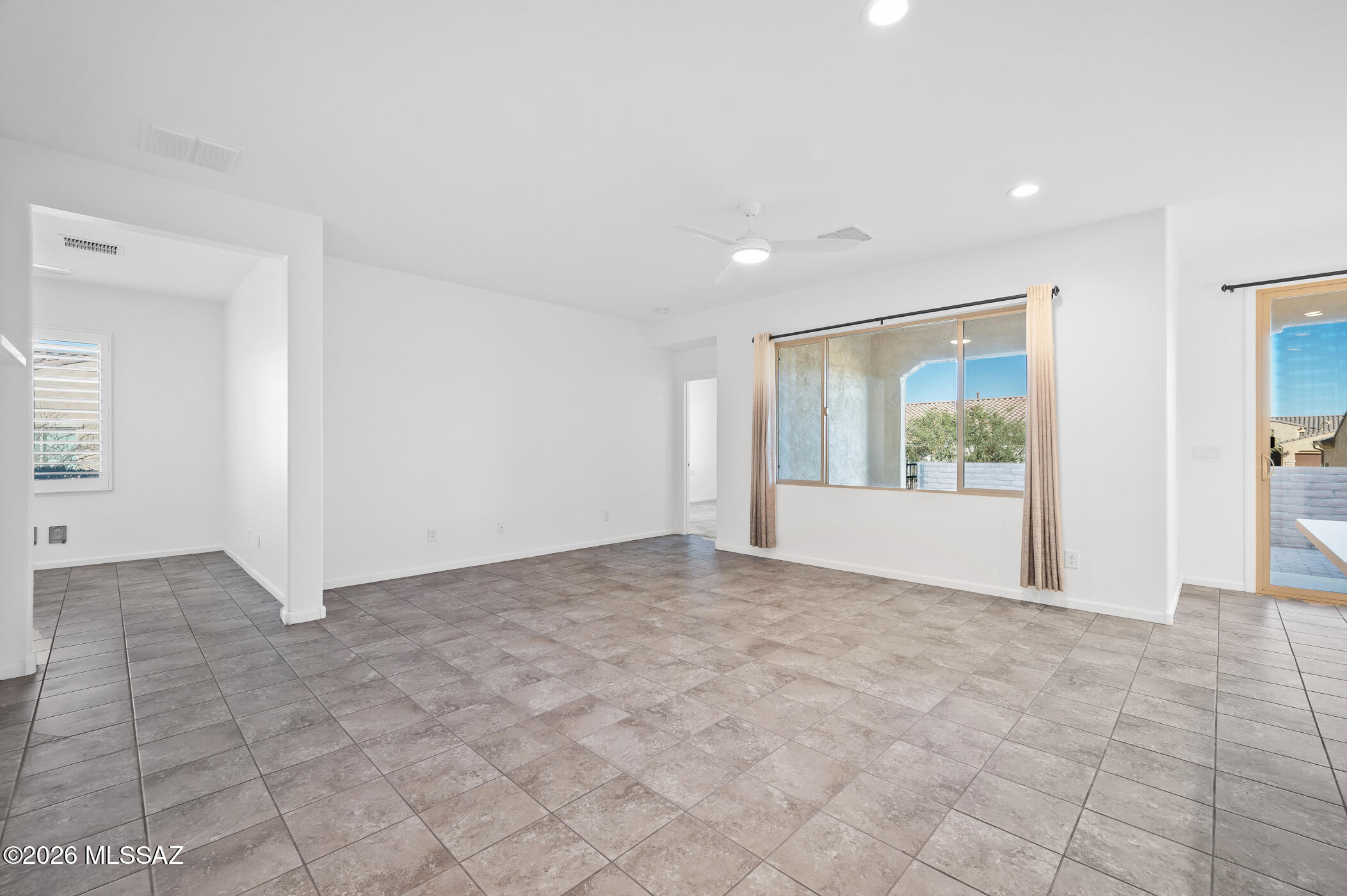 1427 E Blue Granite Drive