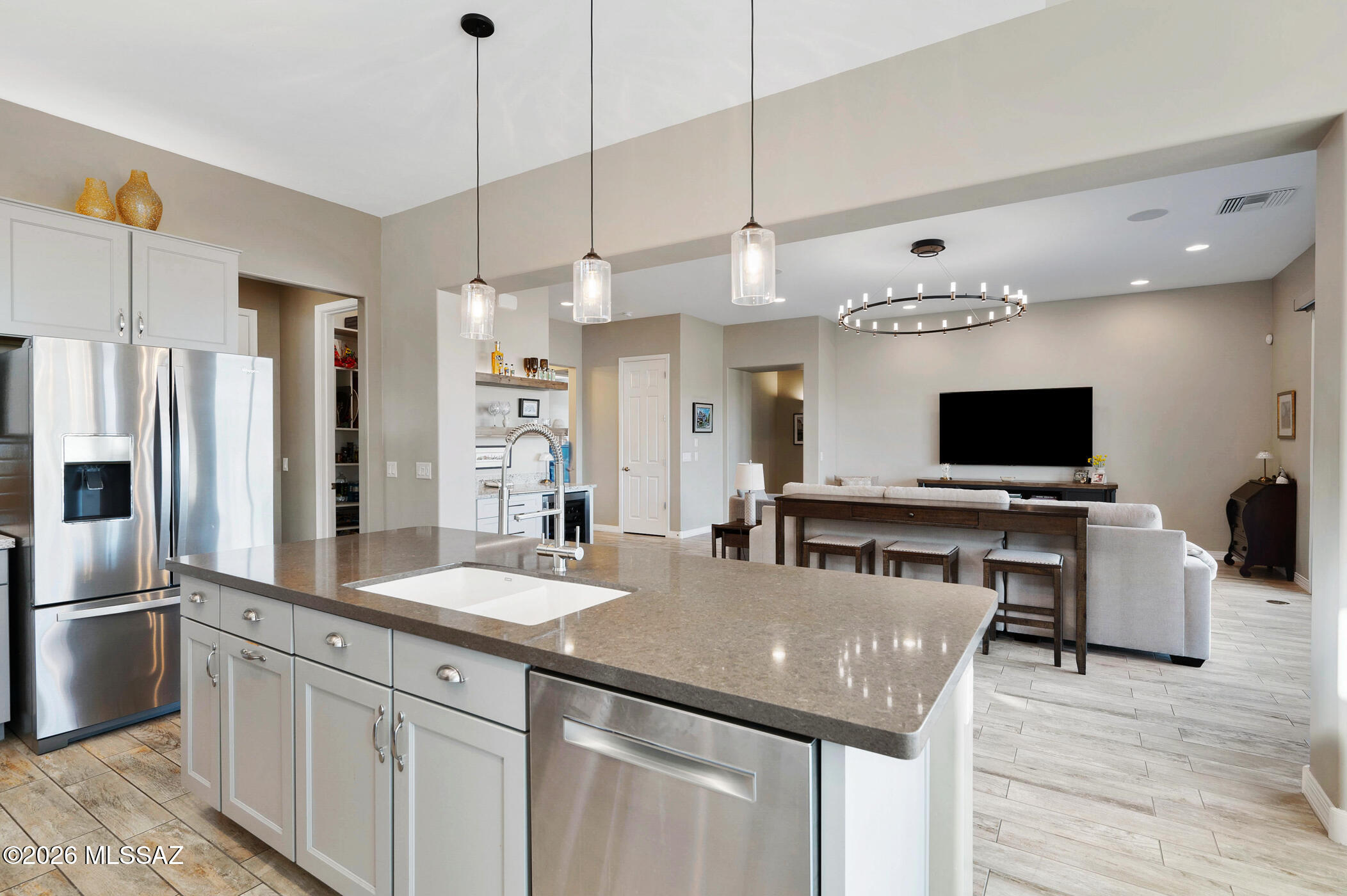 700 N Observation Trail