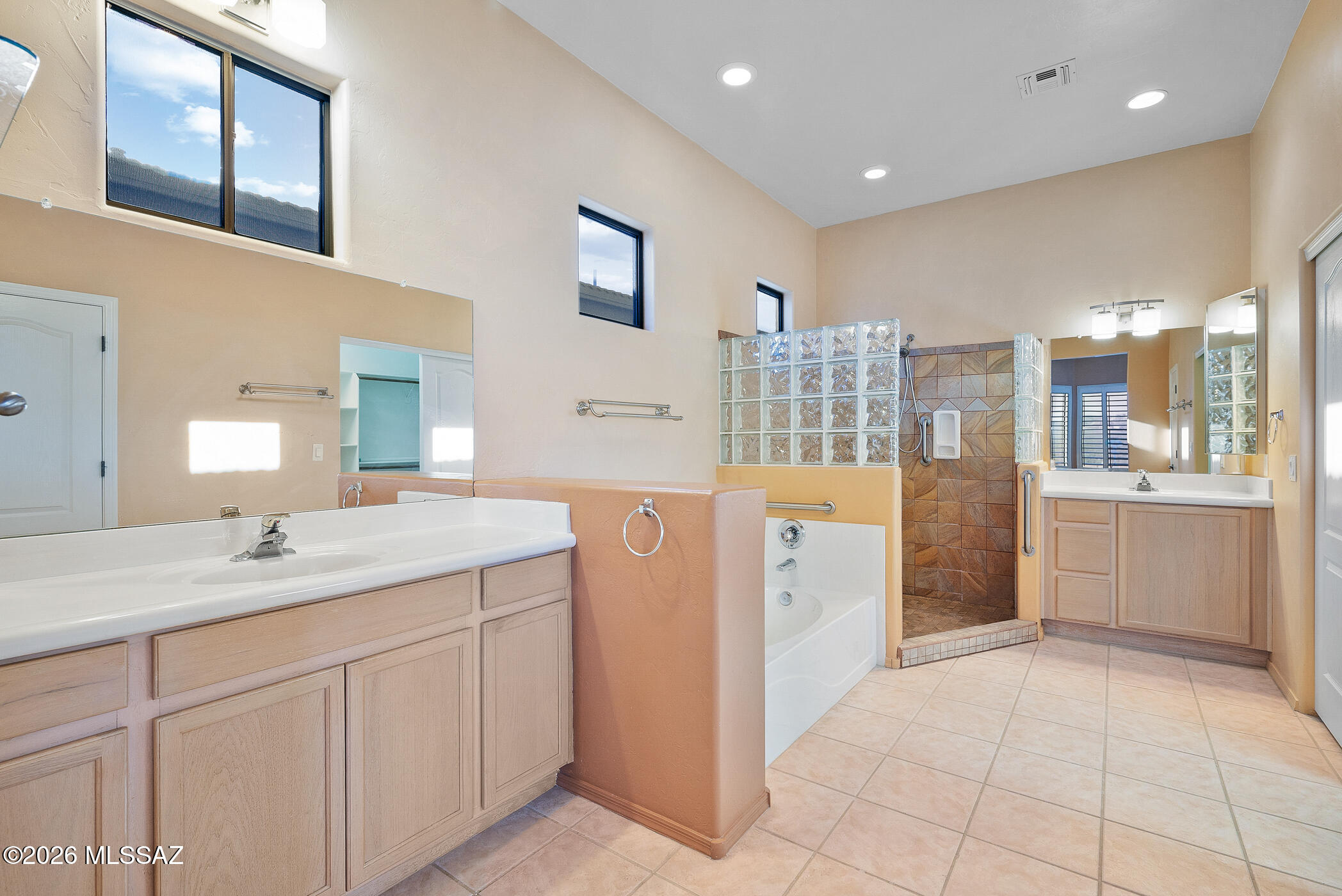 1777 W Calle Casas Lindas