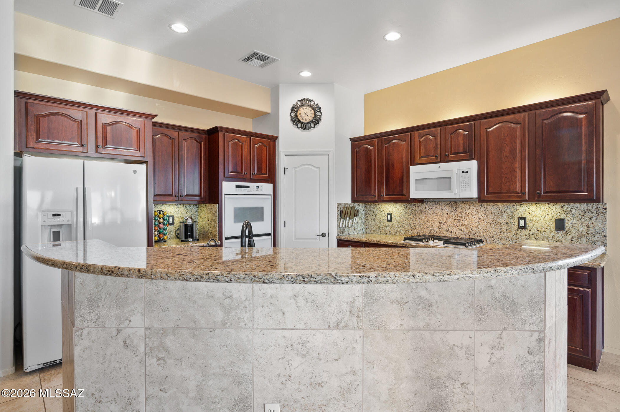 1175 W Calle Artistica