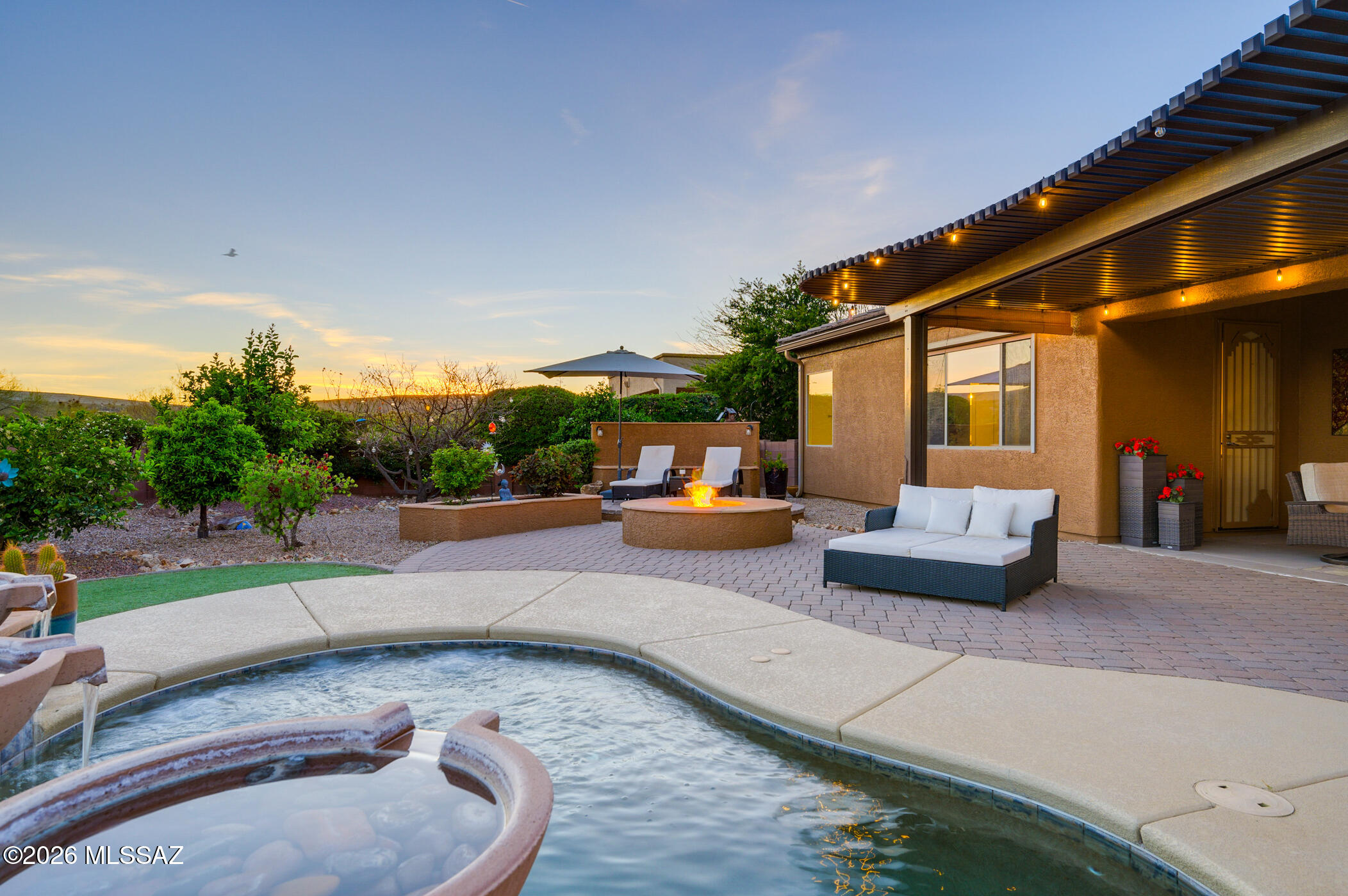 1175 W Calle Artistica