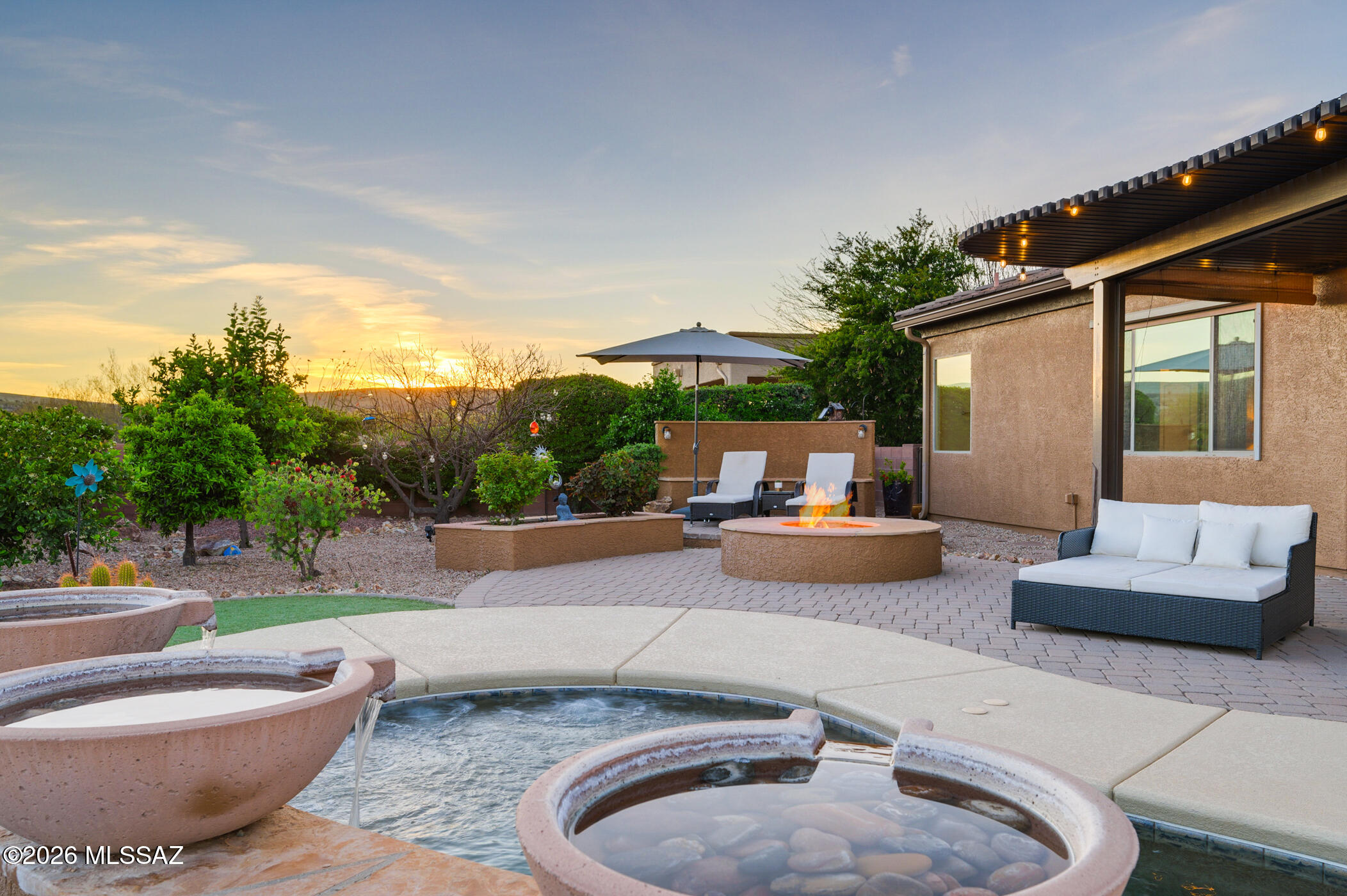 1175 W Calle Artistica