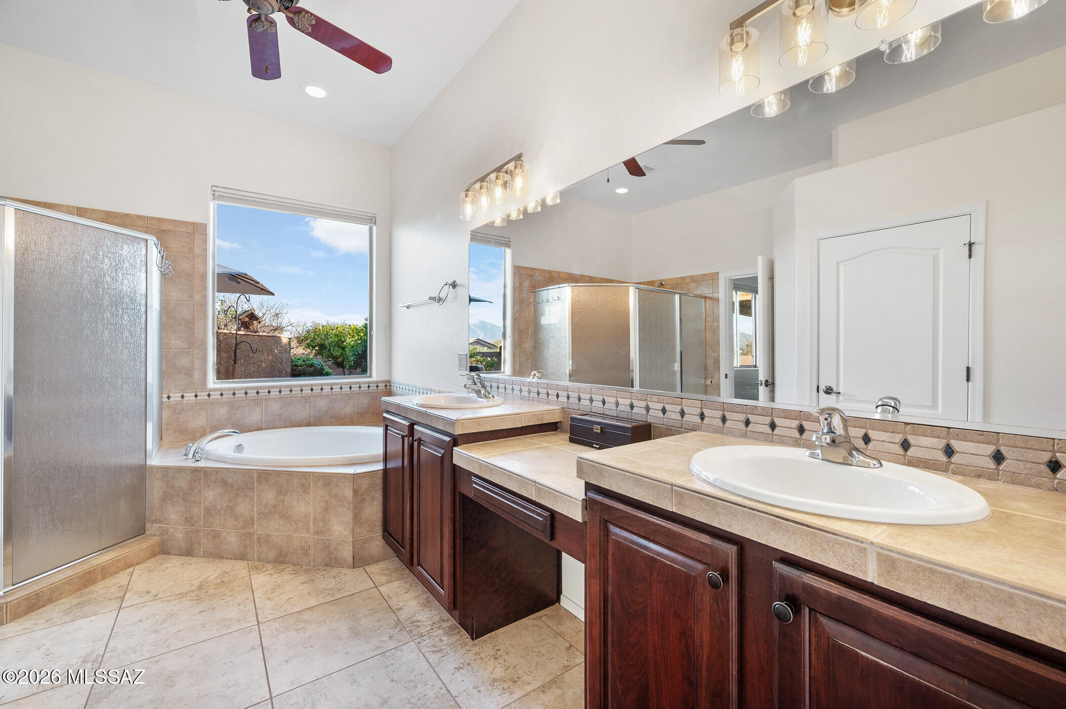 1175 W Calle Artistica