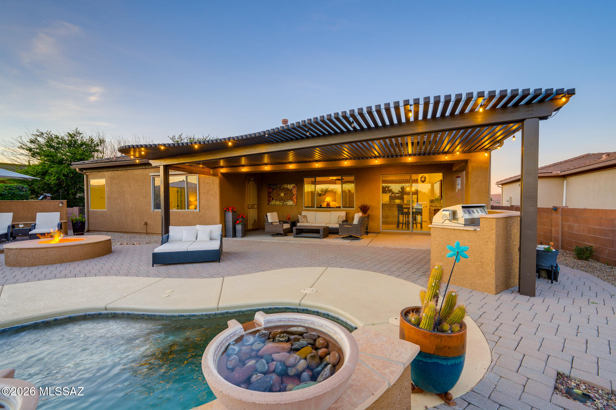 1175 W Calle Artistica