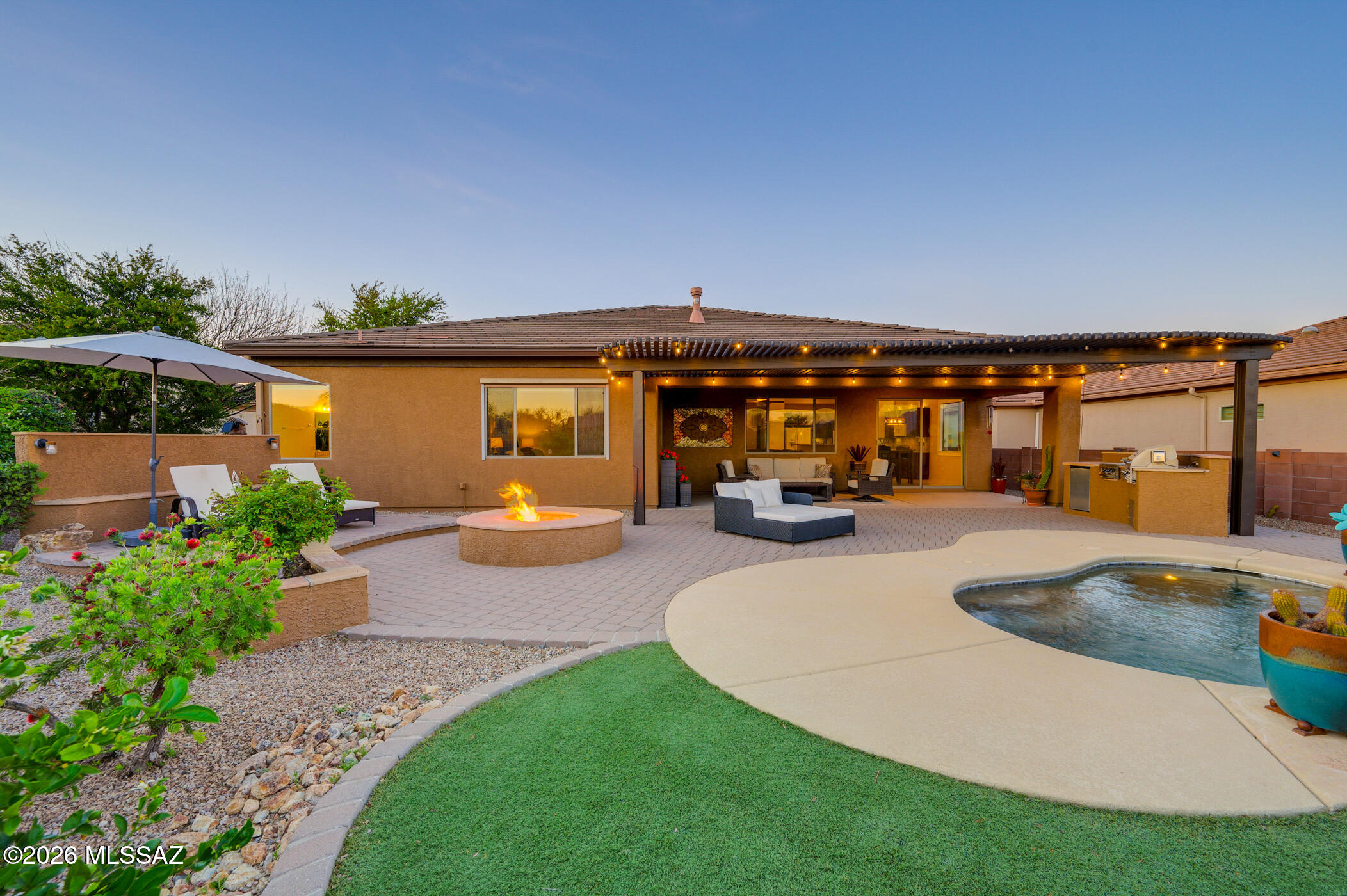 1175 W Calle Artistica