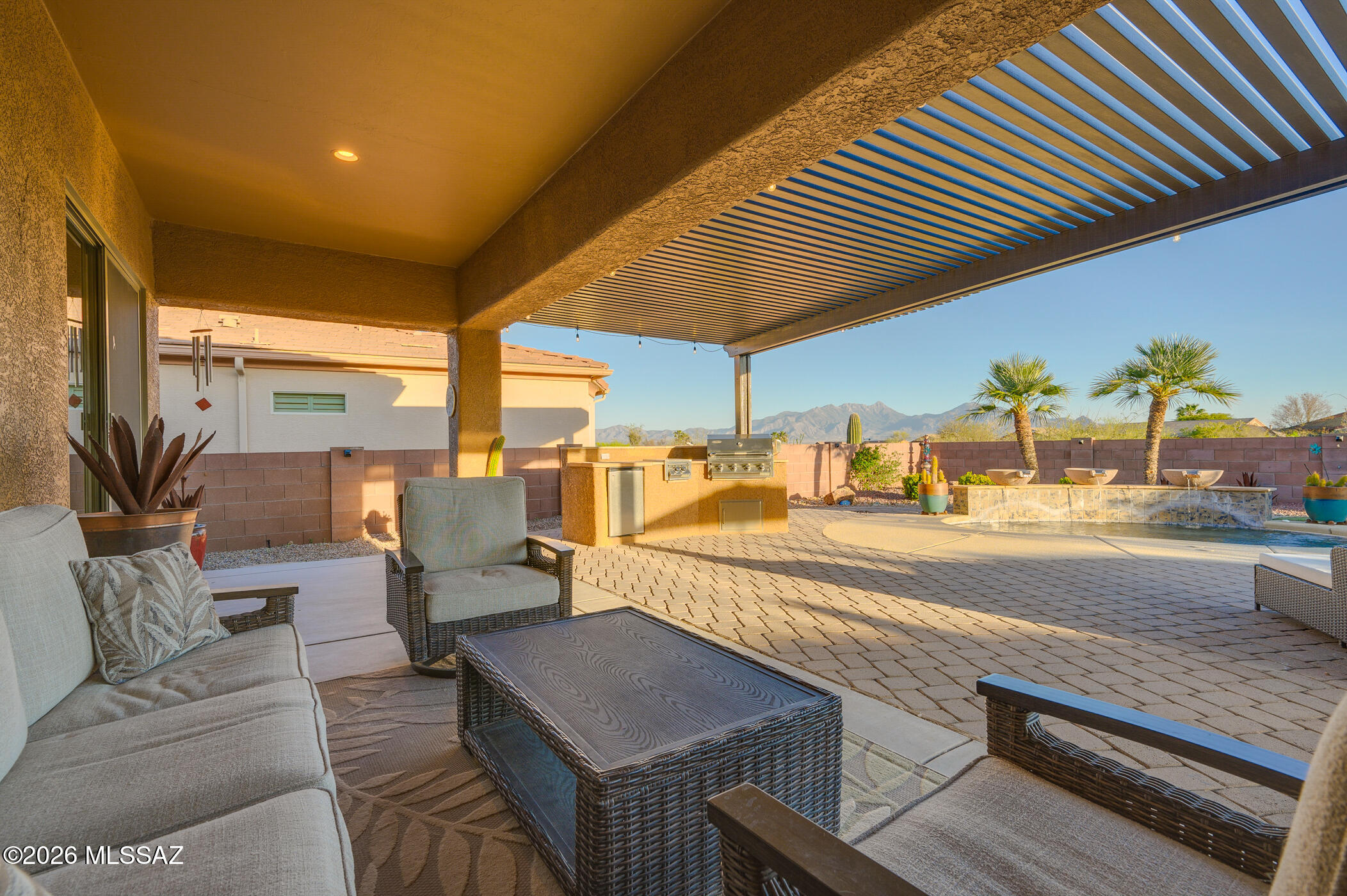 1175 W Calle Artistica