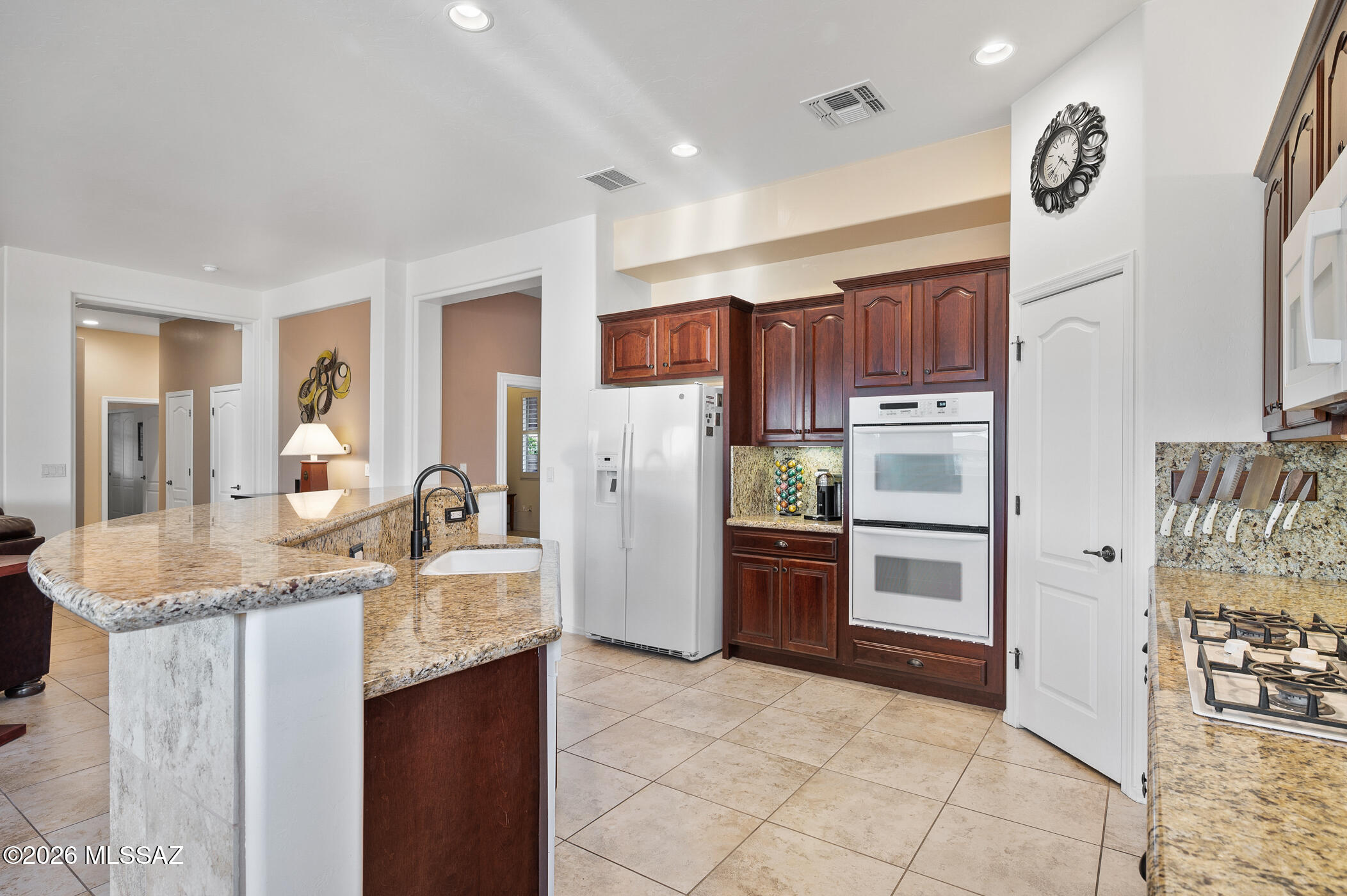 1175 W Calle Artistica