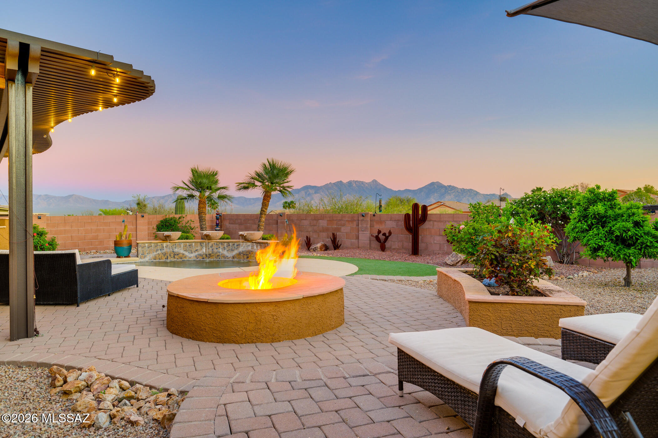 1175 W Calle Artistica