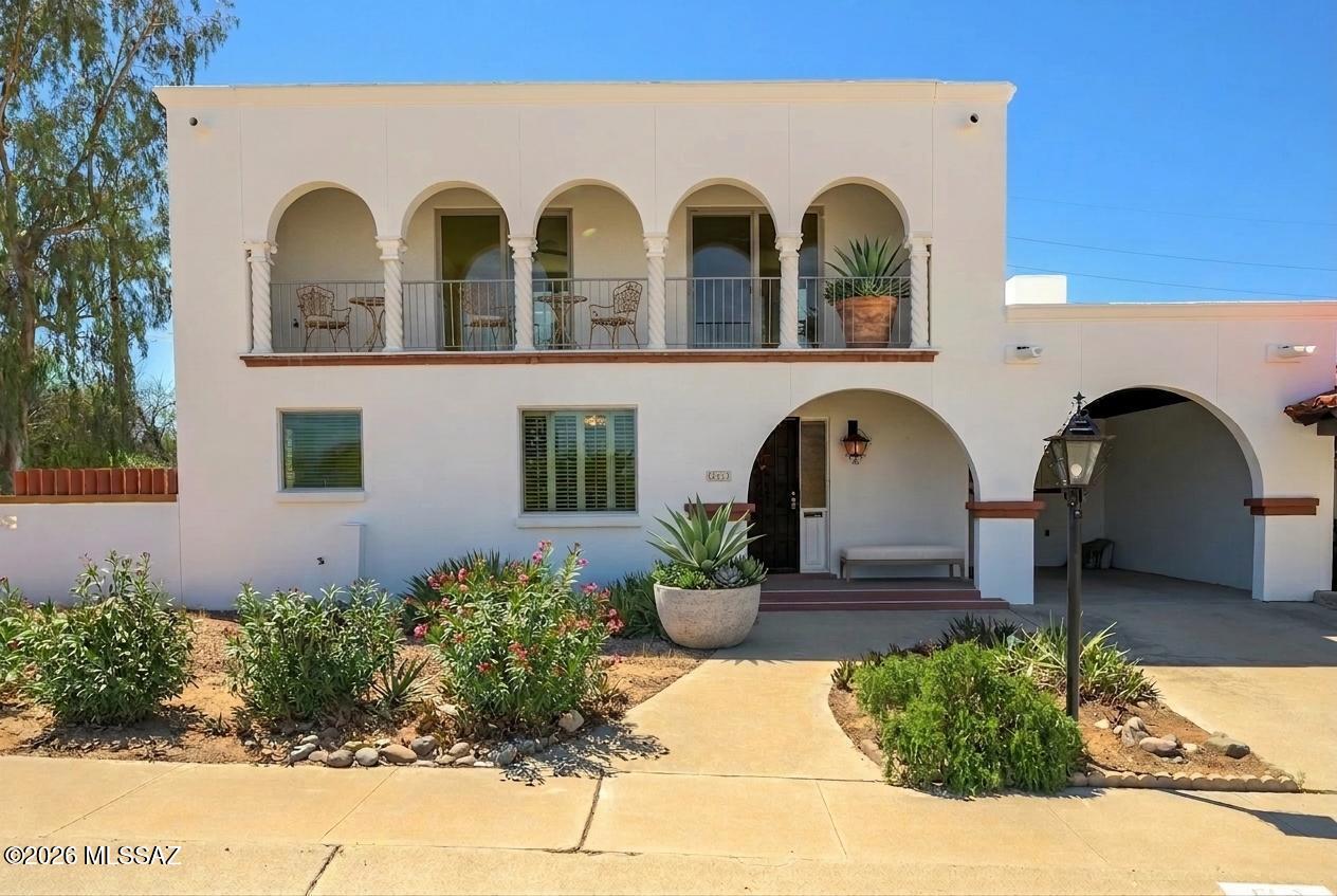 568 W Paseo Solana