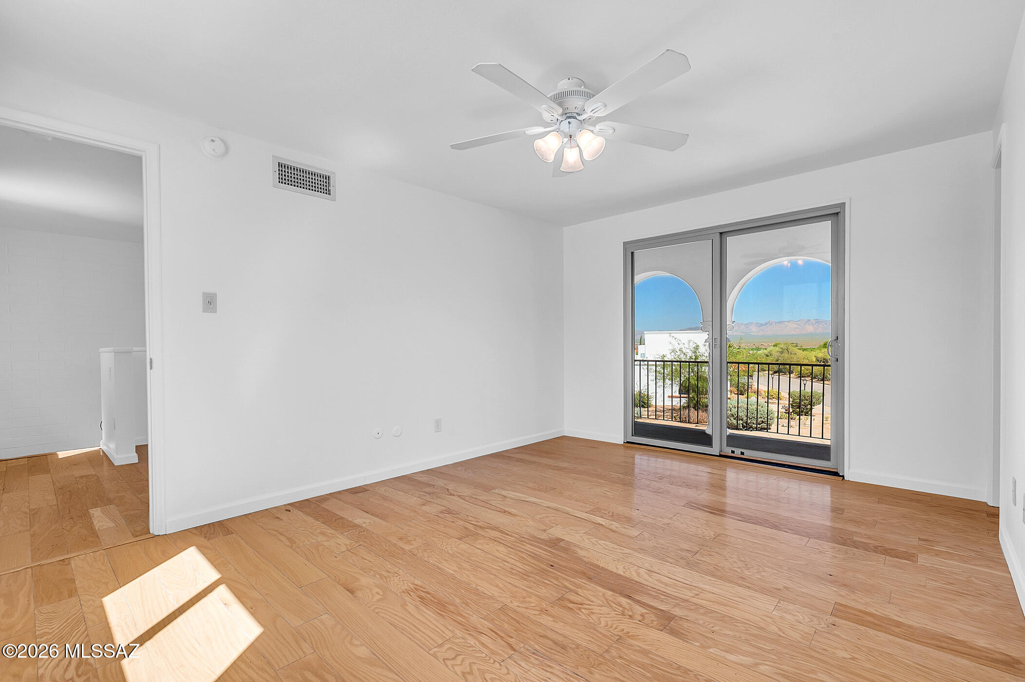 568 W Paseo Solana