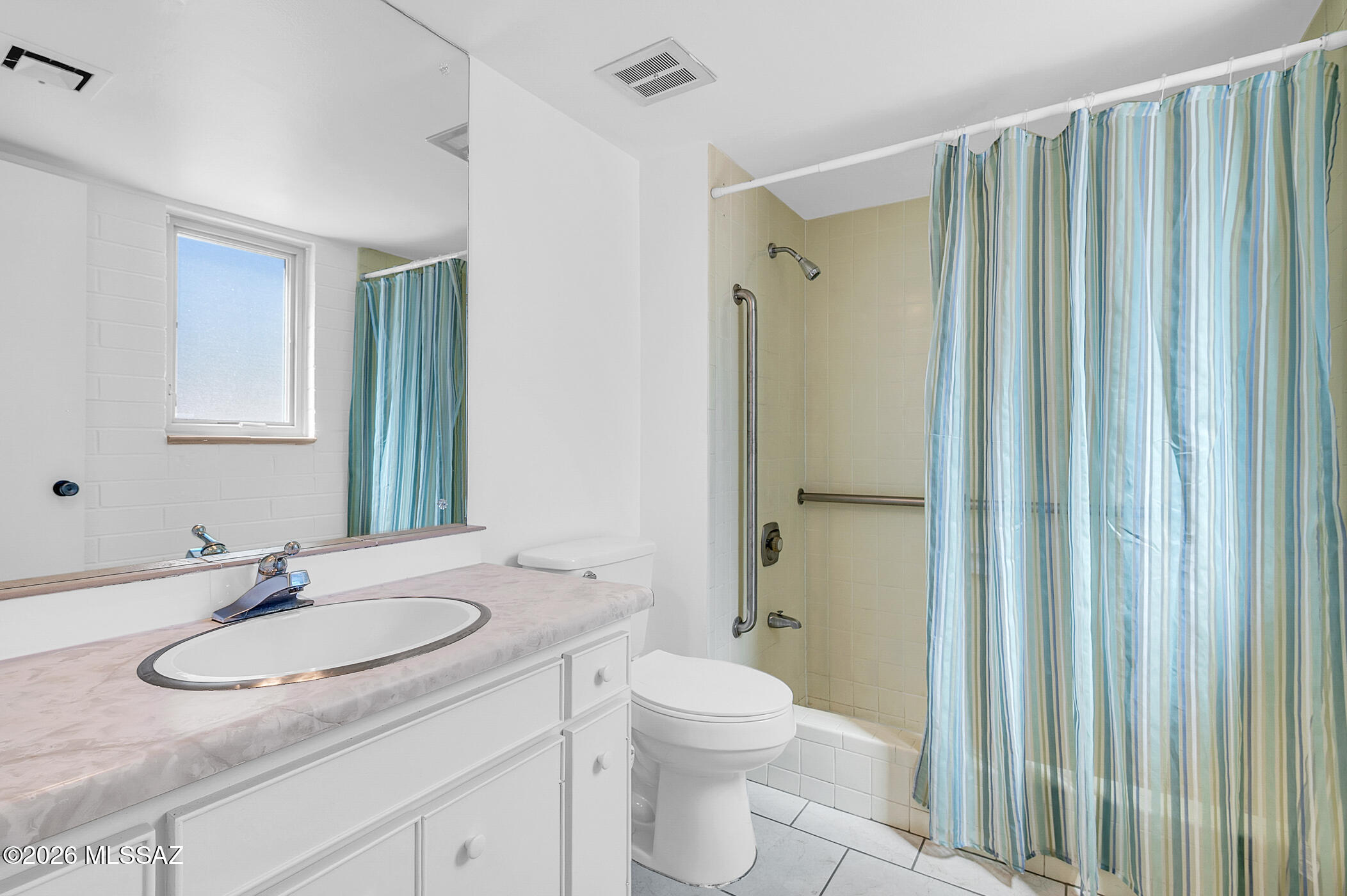 568 W Paseo Solana