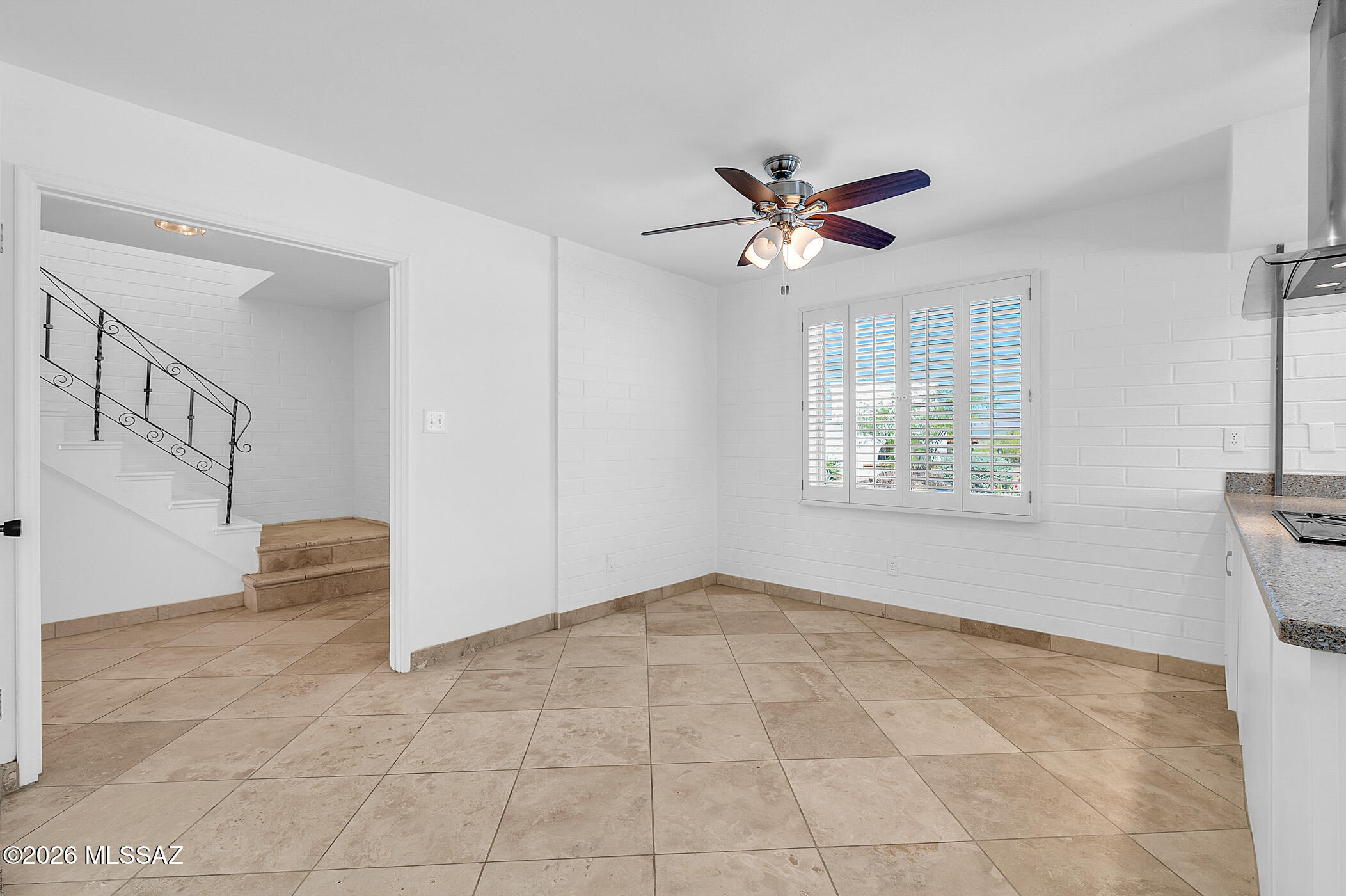 568 W Paseo Solana