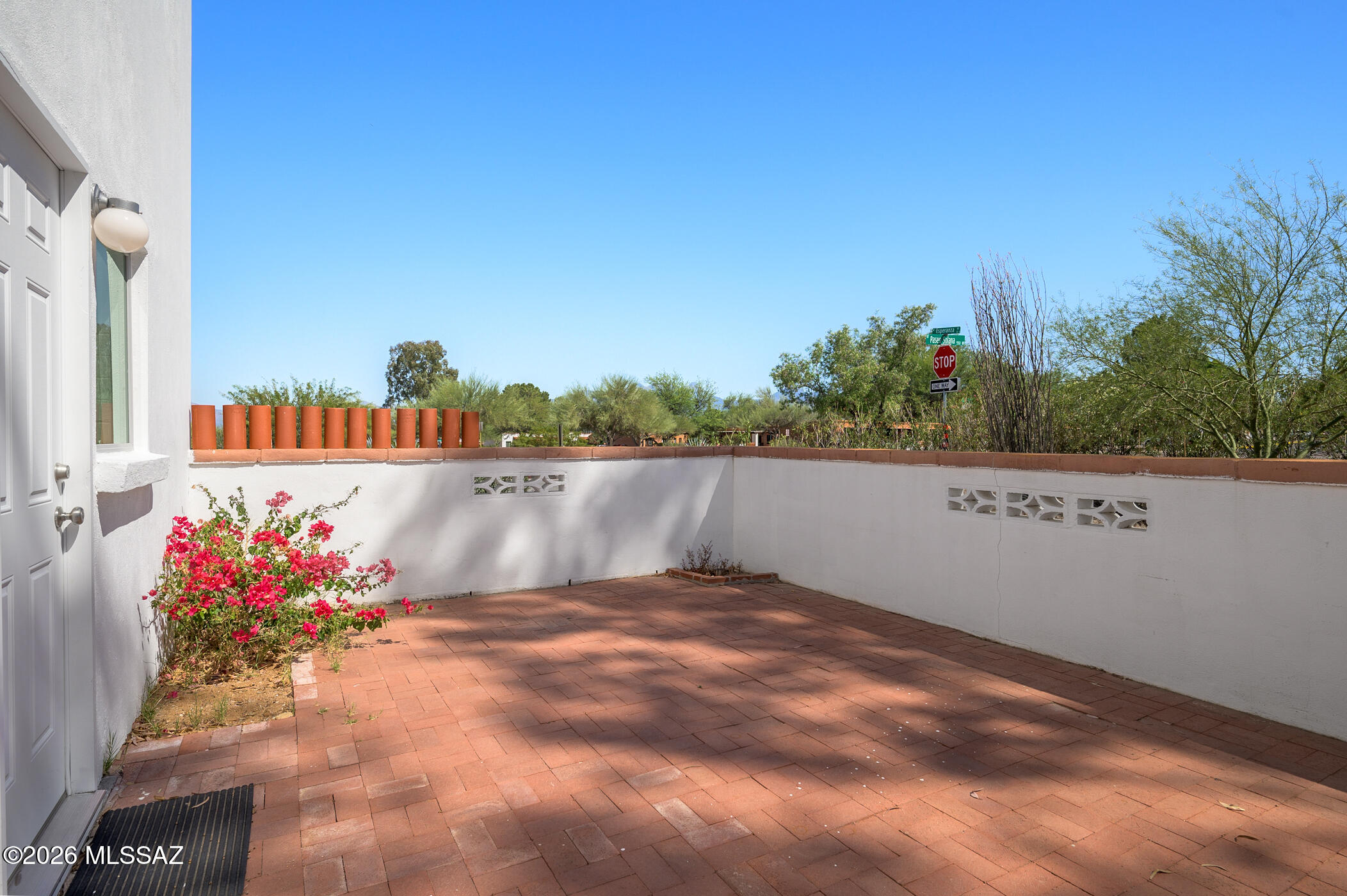 568 W Paseo Solana