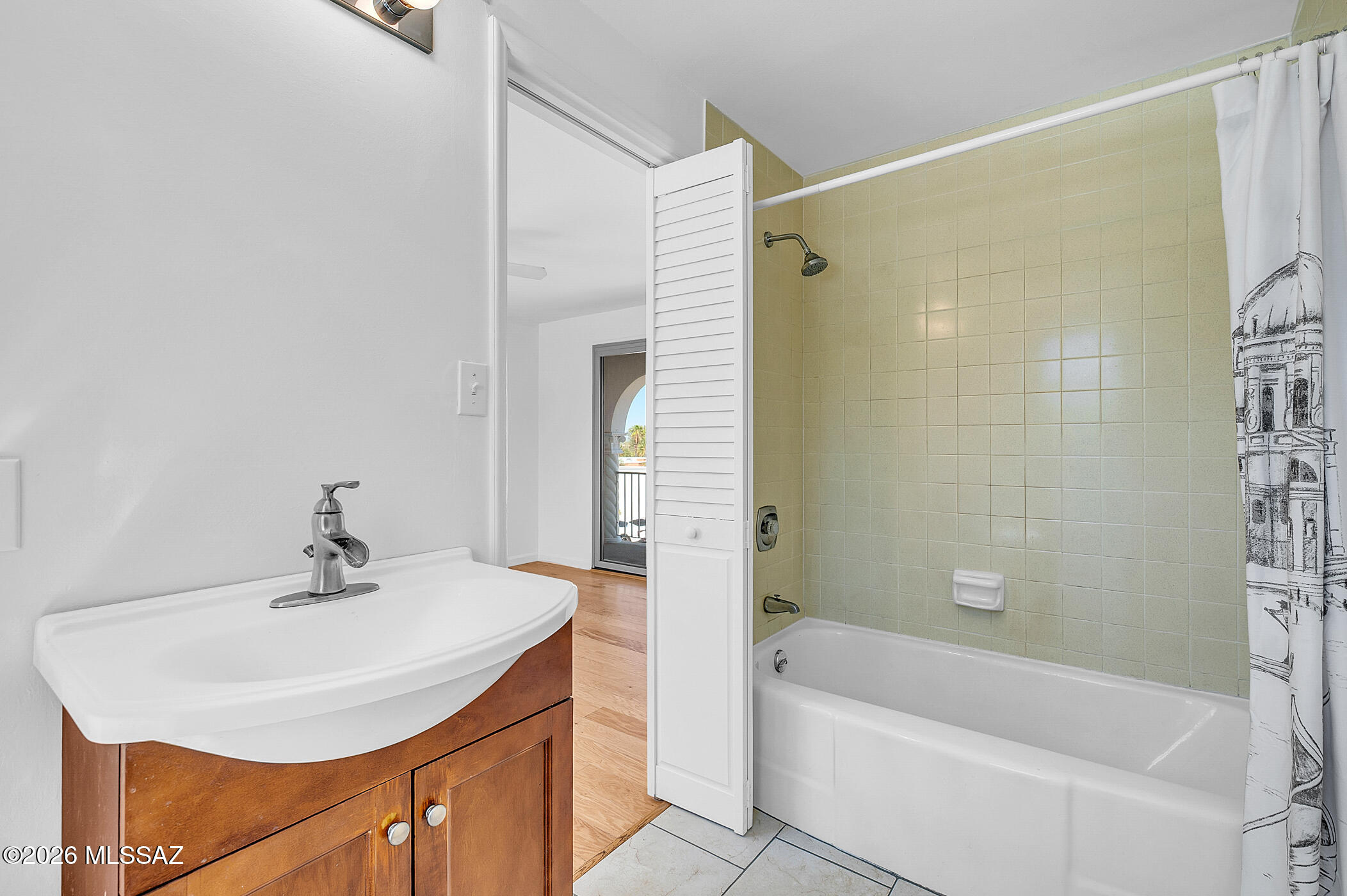 568 W Paseo Solana