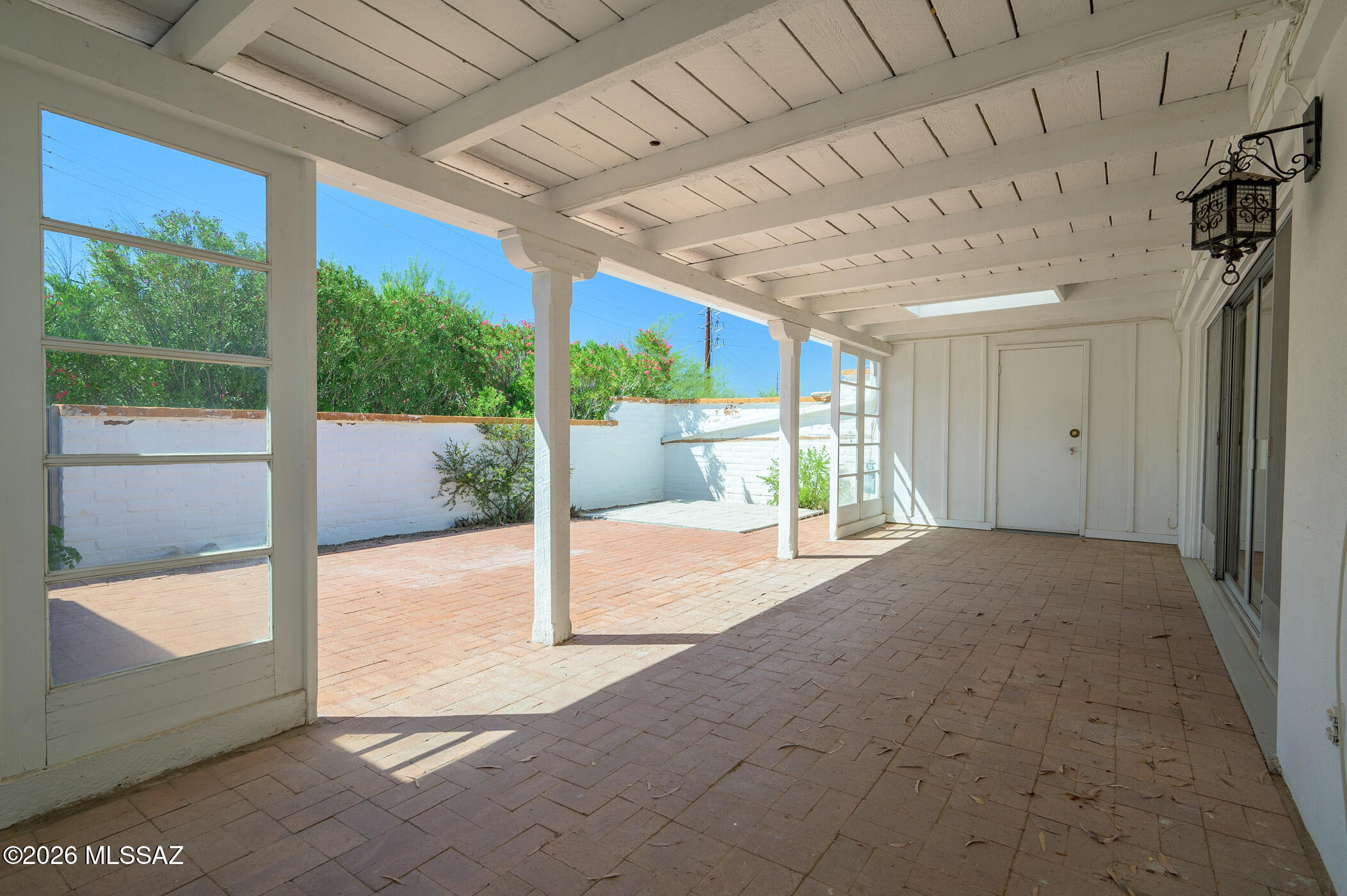 568 W Paseo Solana