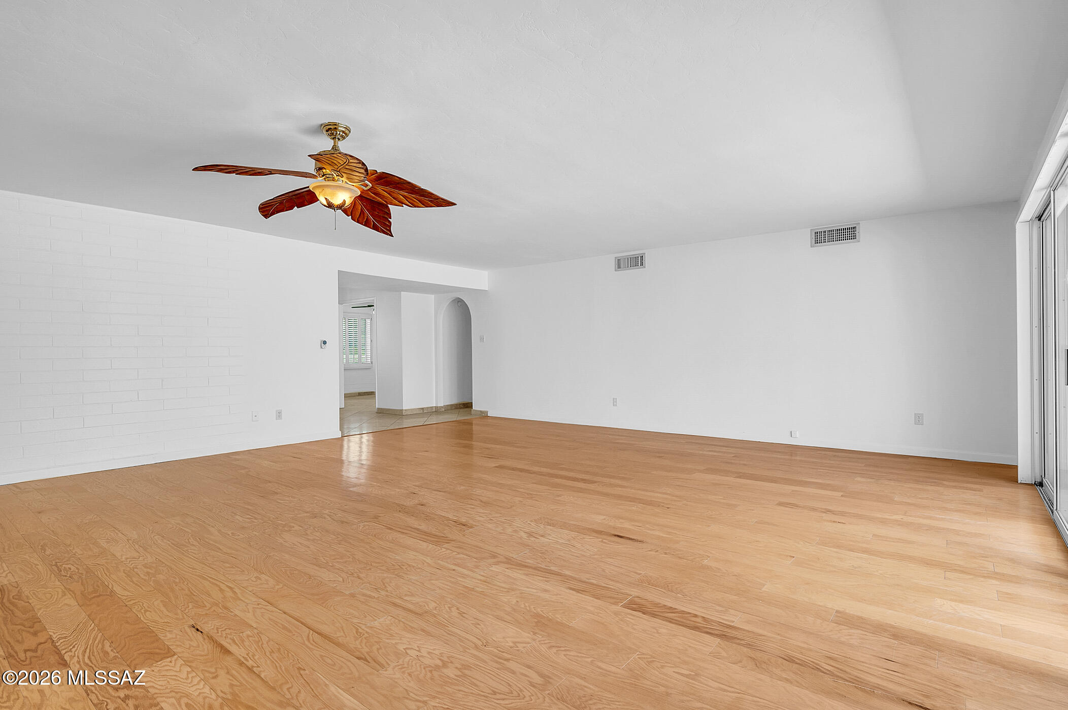 568 W Paseo Solana