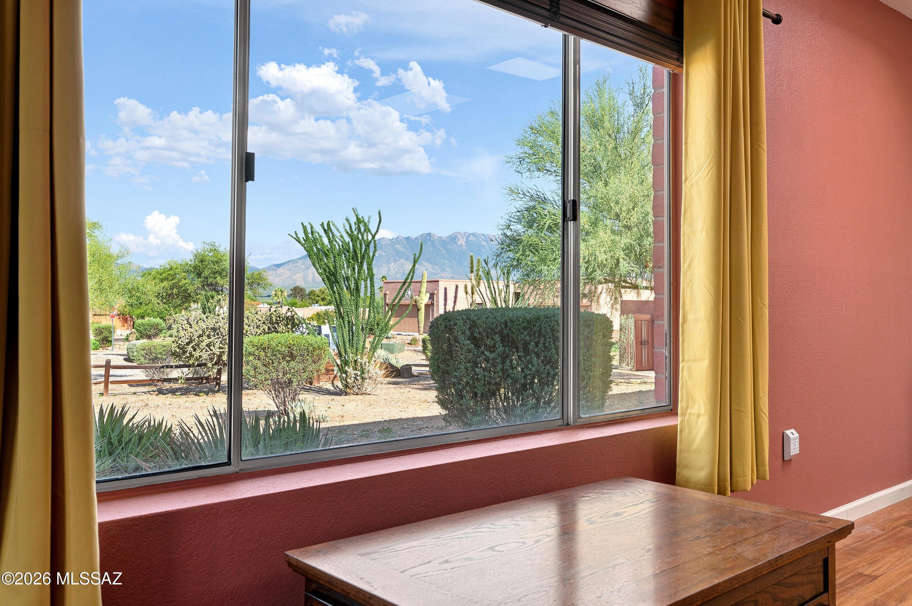 1604 W Calle Zuniga
