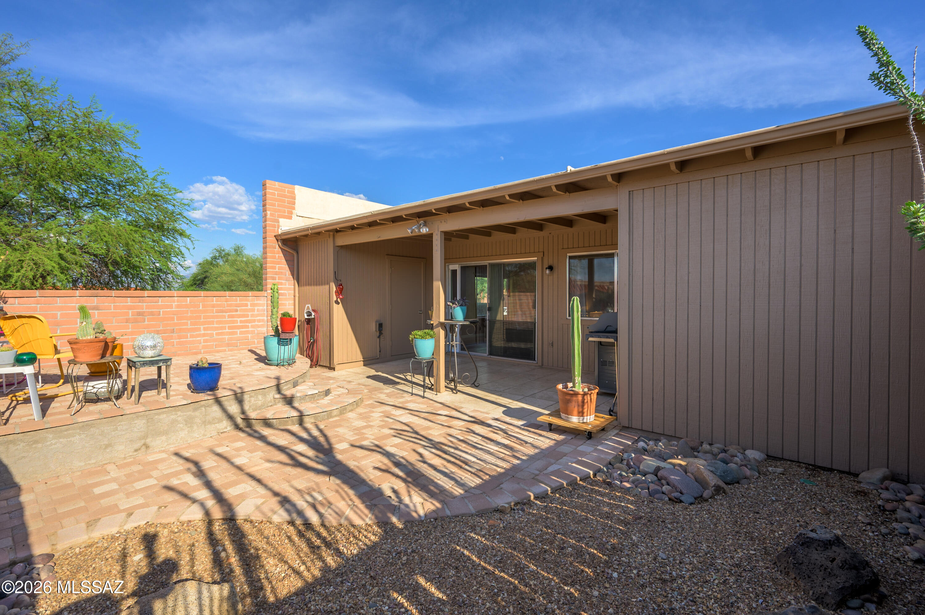 1604 W Calle Zuniga