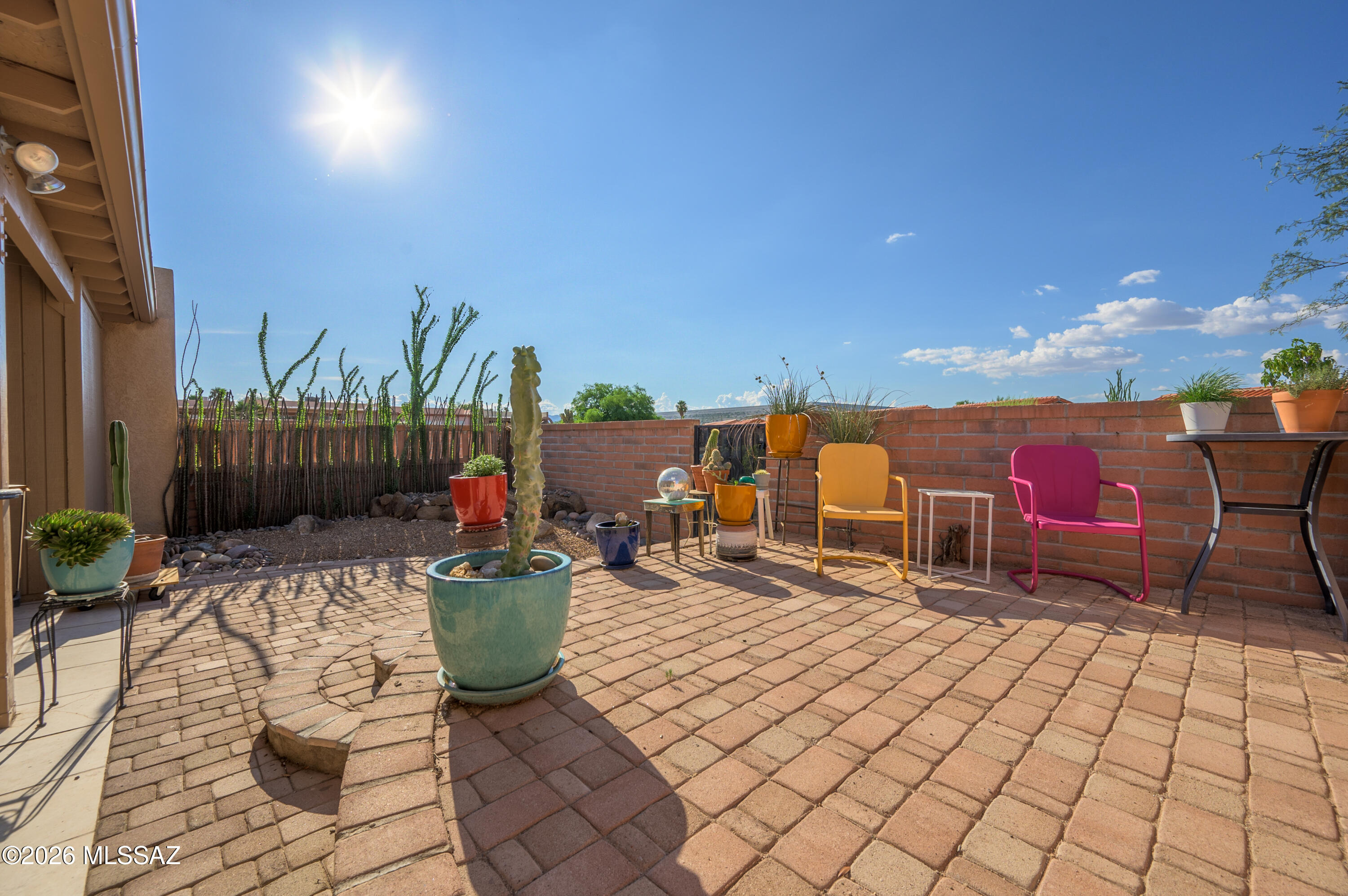 1604 W Calle Zuniga