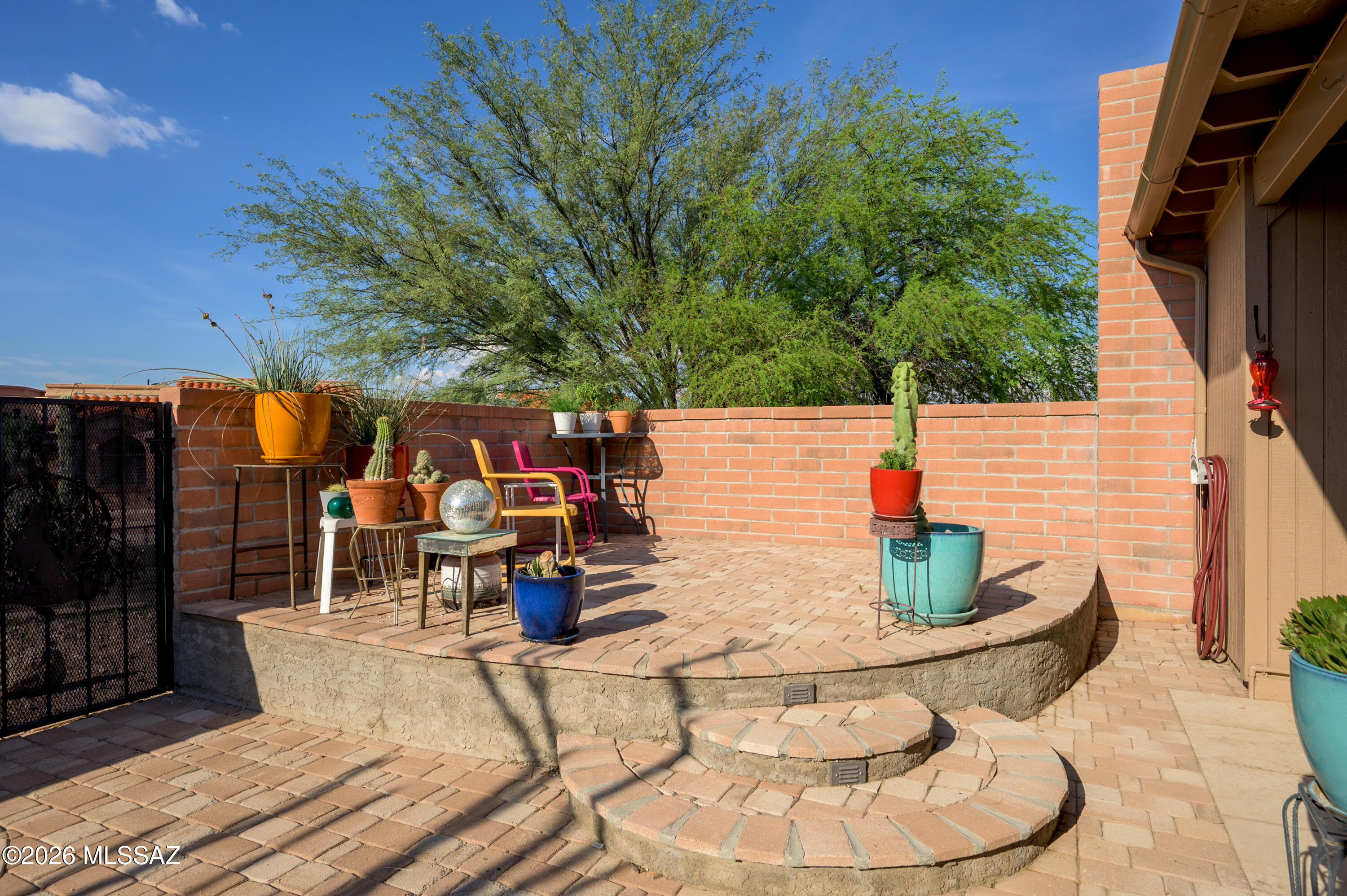 1604 W Calle Zuniga