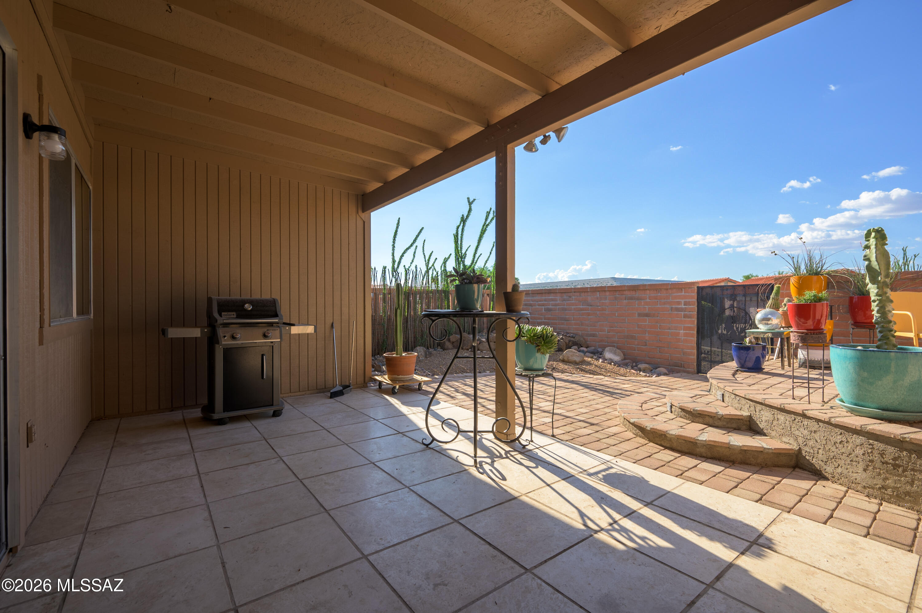 1604 W Calle Zuniga