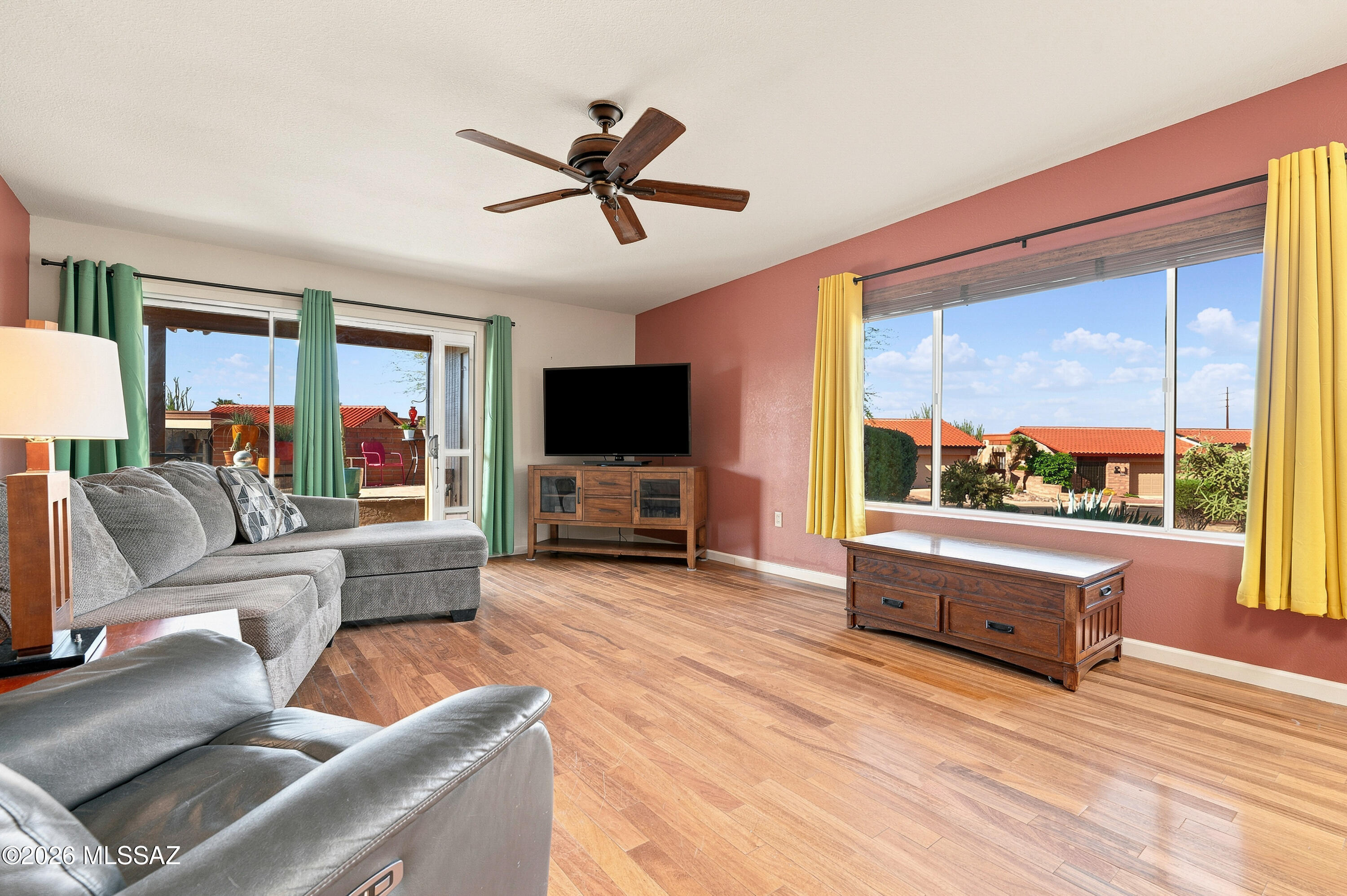 1604 W Calle Zuniga