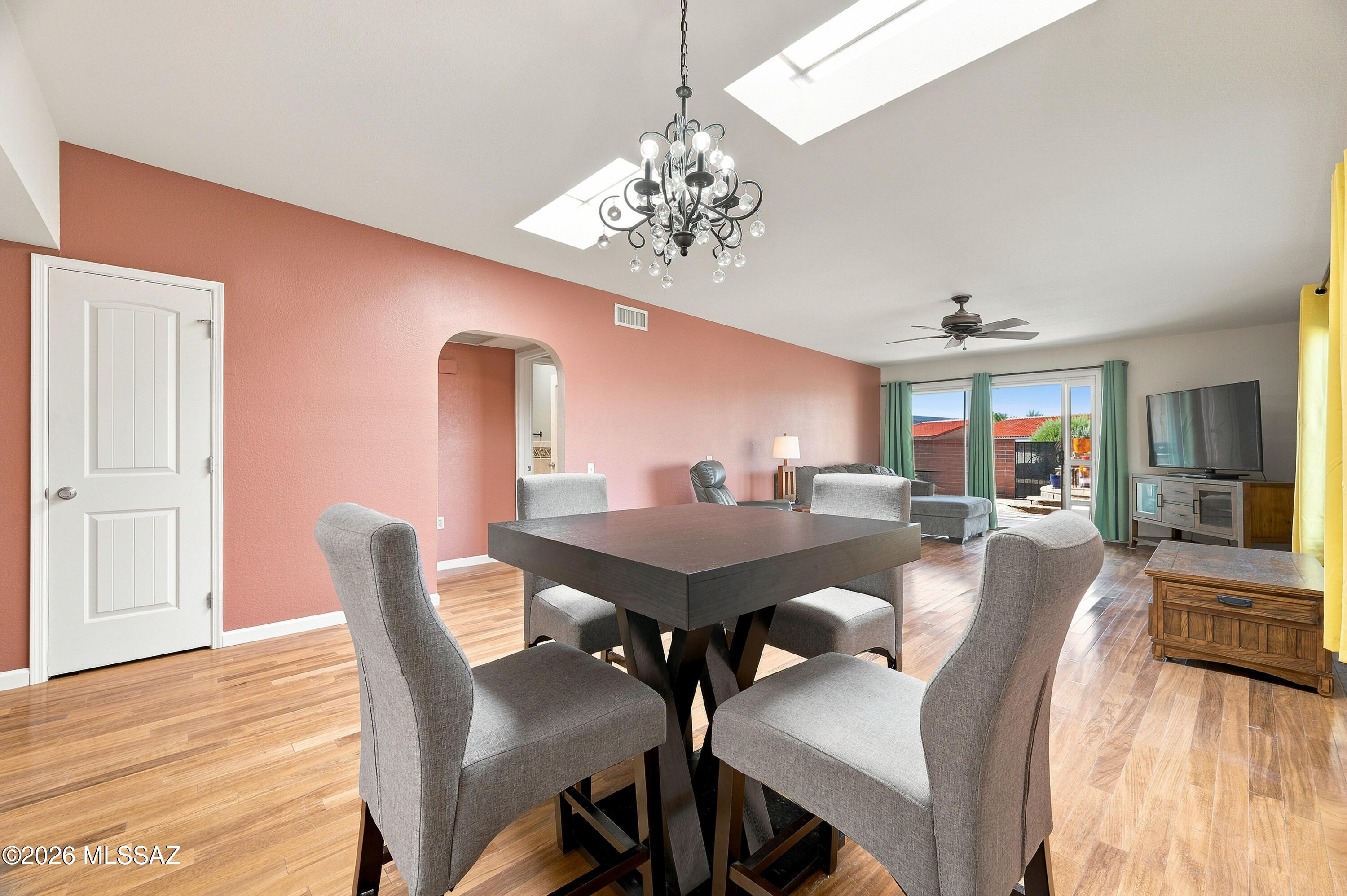 1604 W Calle Zuniga