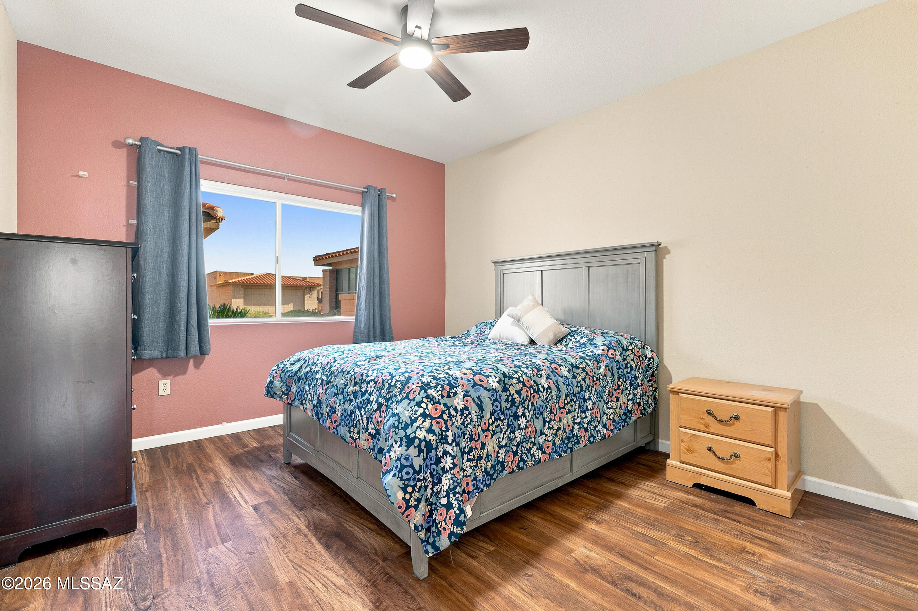 1604 W Calle Zuniga