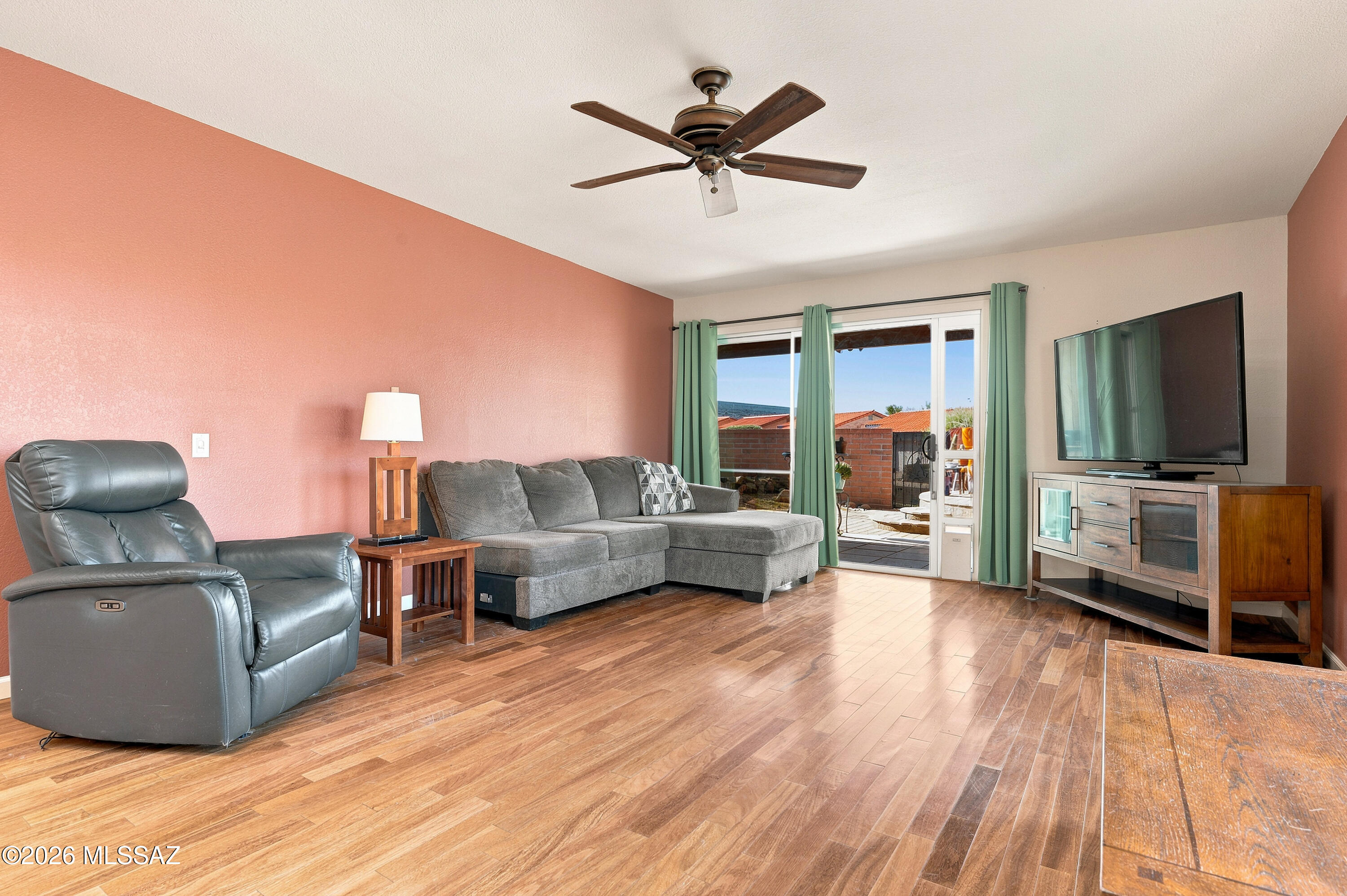 1604 W Calle Zuniga