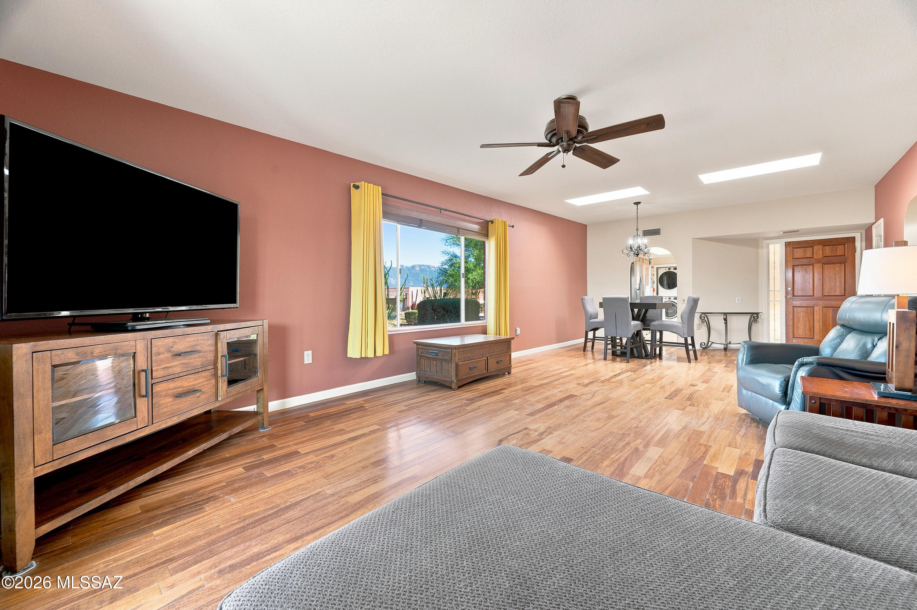 1604 W Calle Zuniga