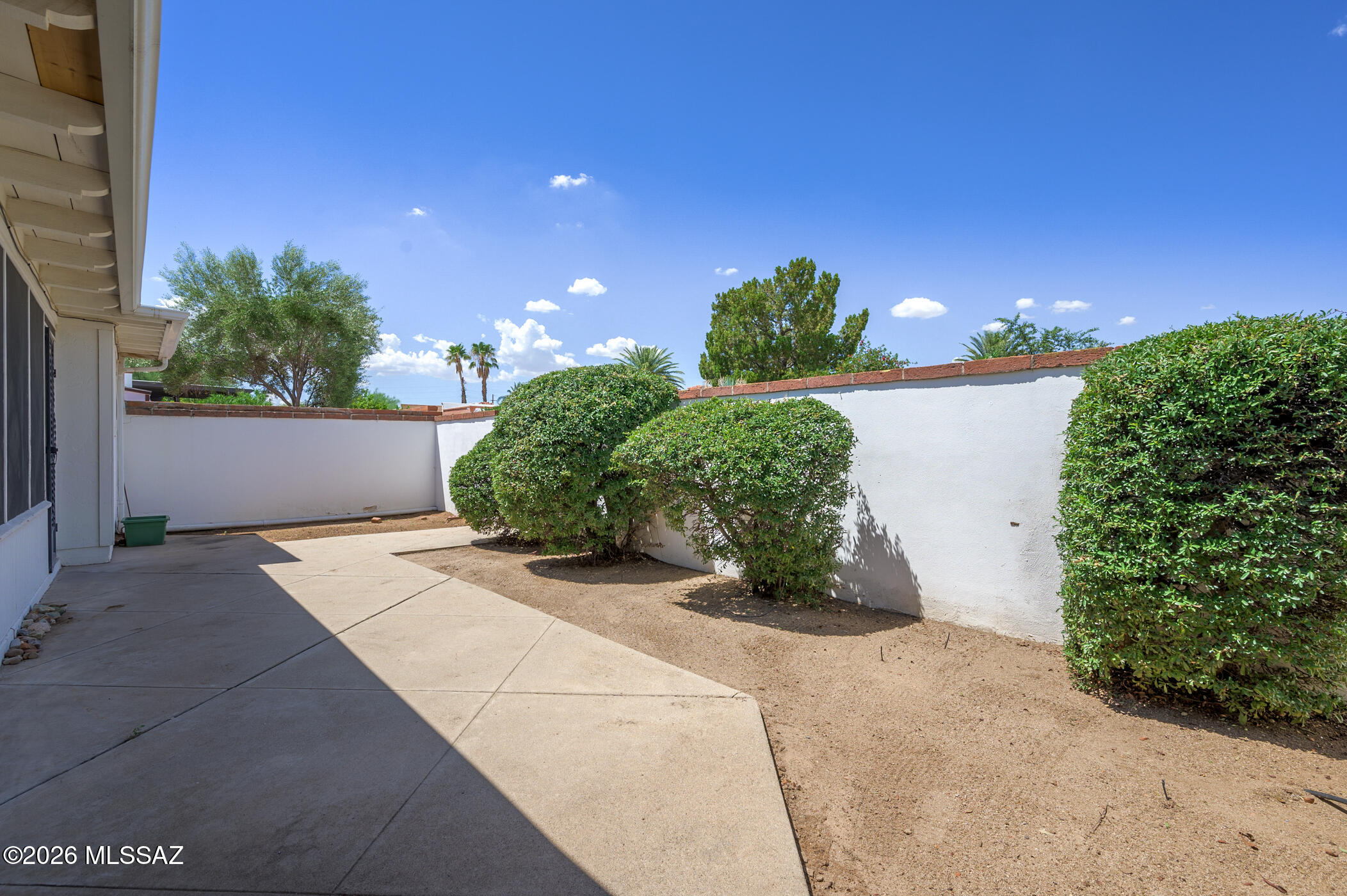 426 W Esperanza Boulevard