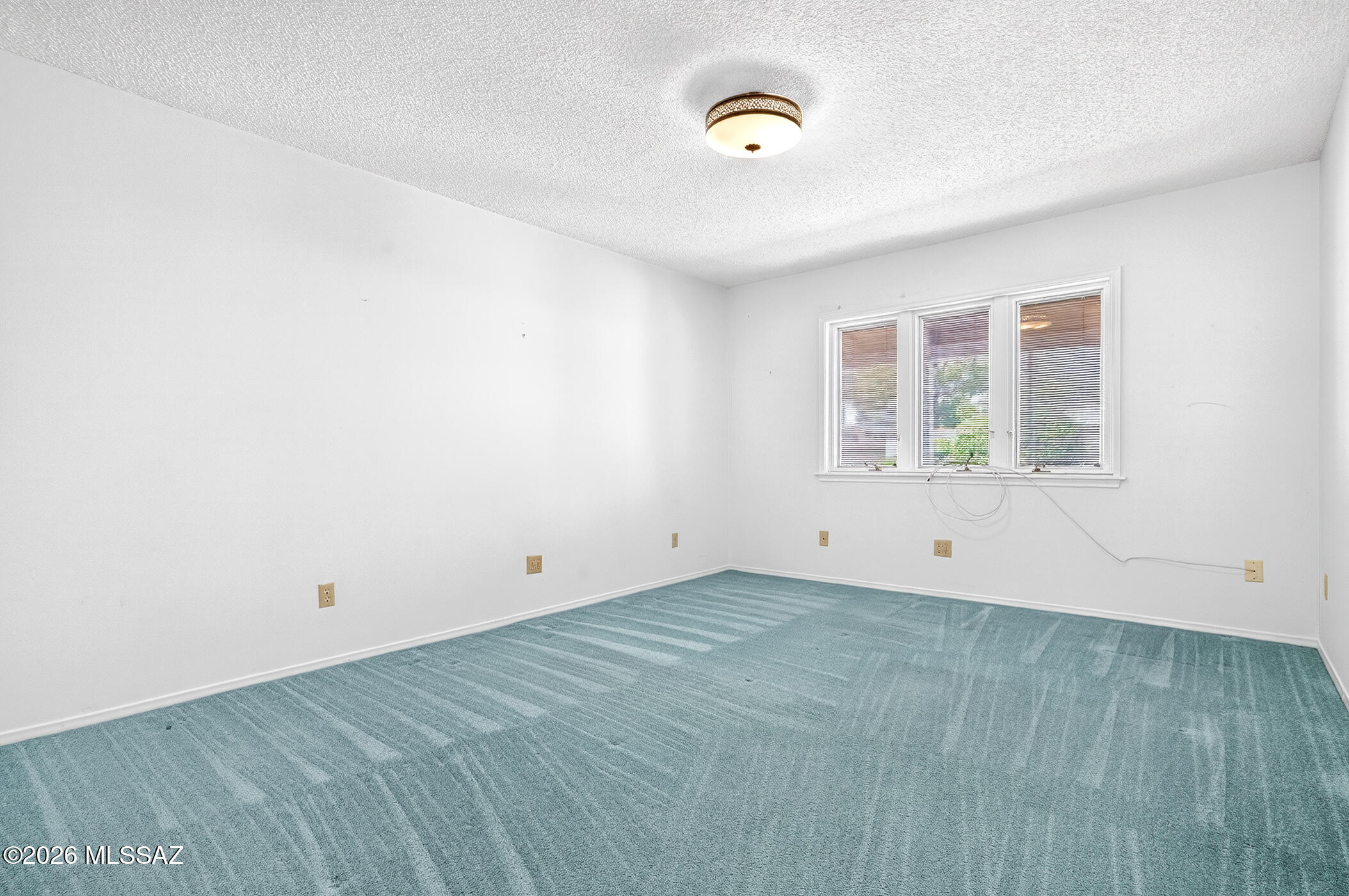 426 W Esperanza Boulevard