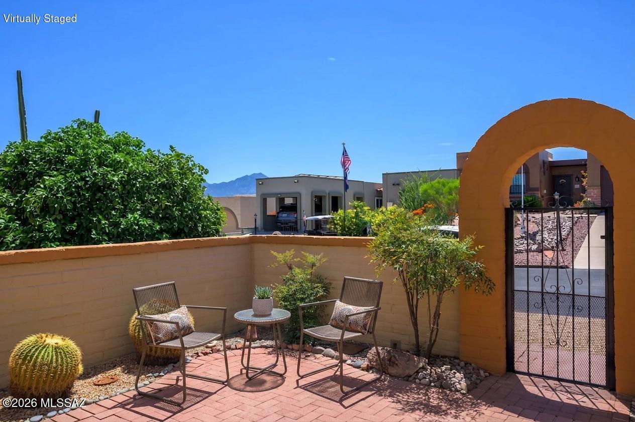 1310 W Calle Serrano
