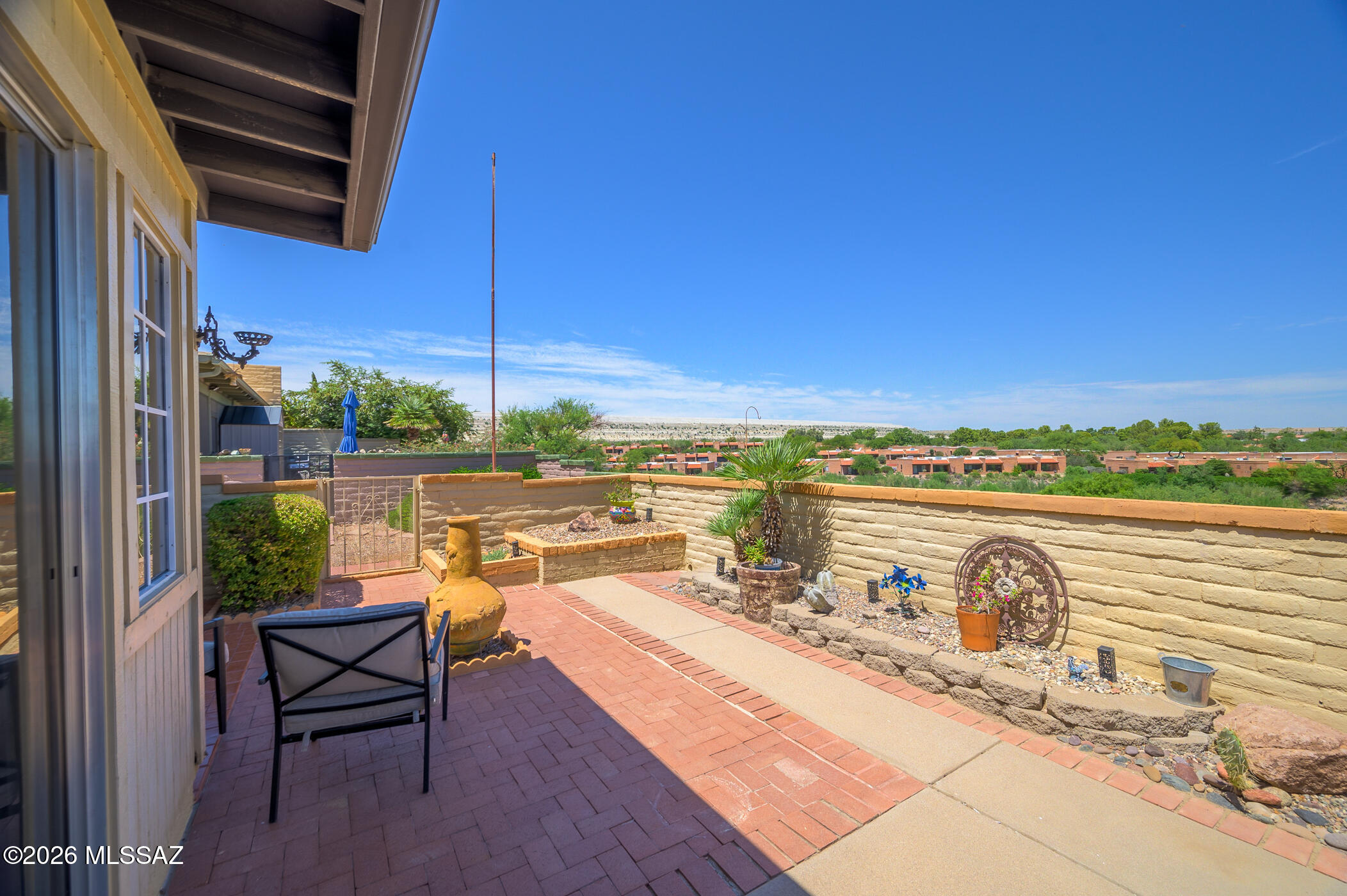 1310 W Calle Serrano