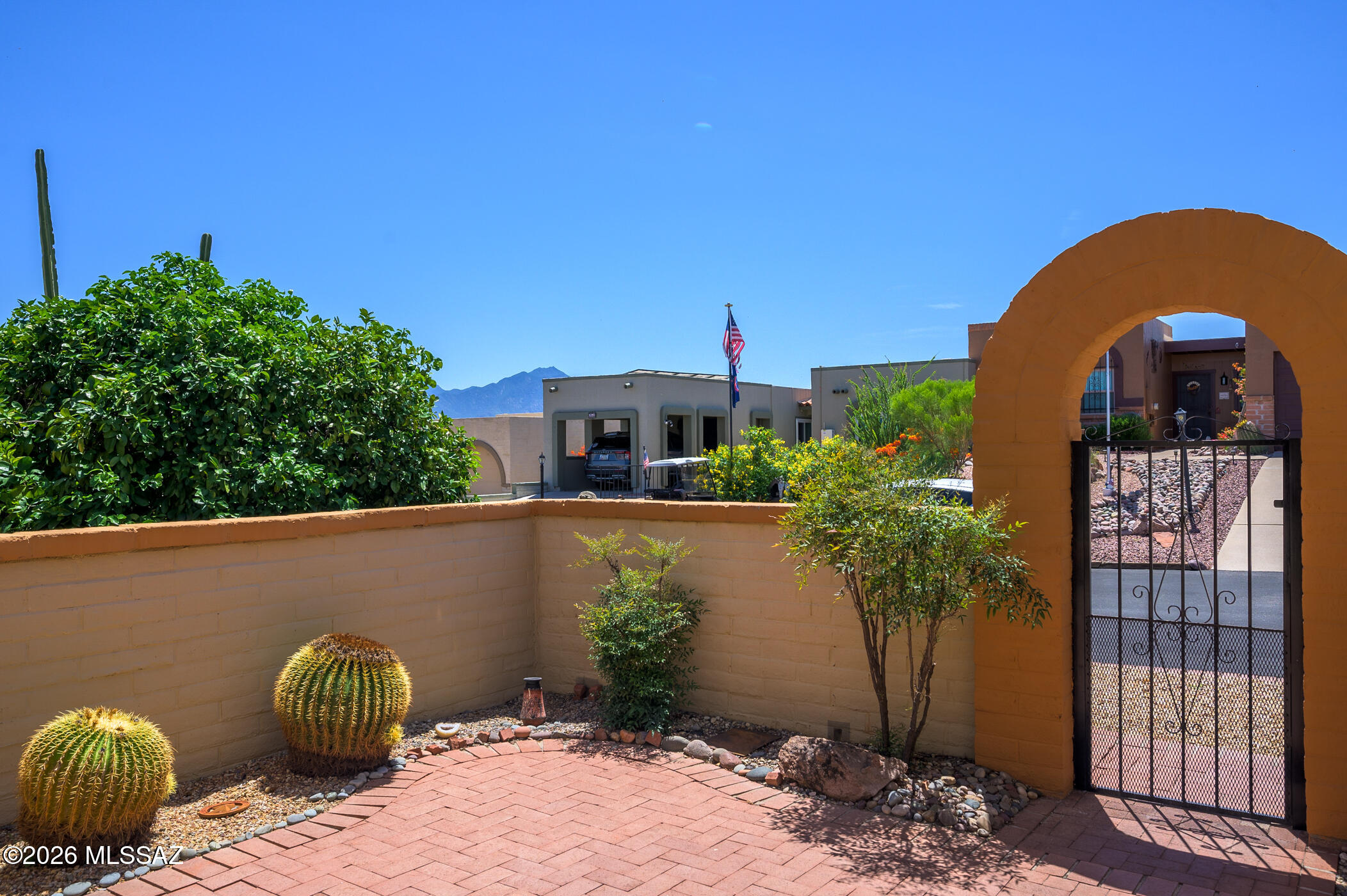 1310 W Calle Serrano