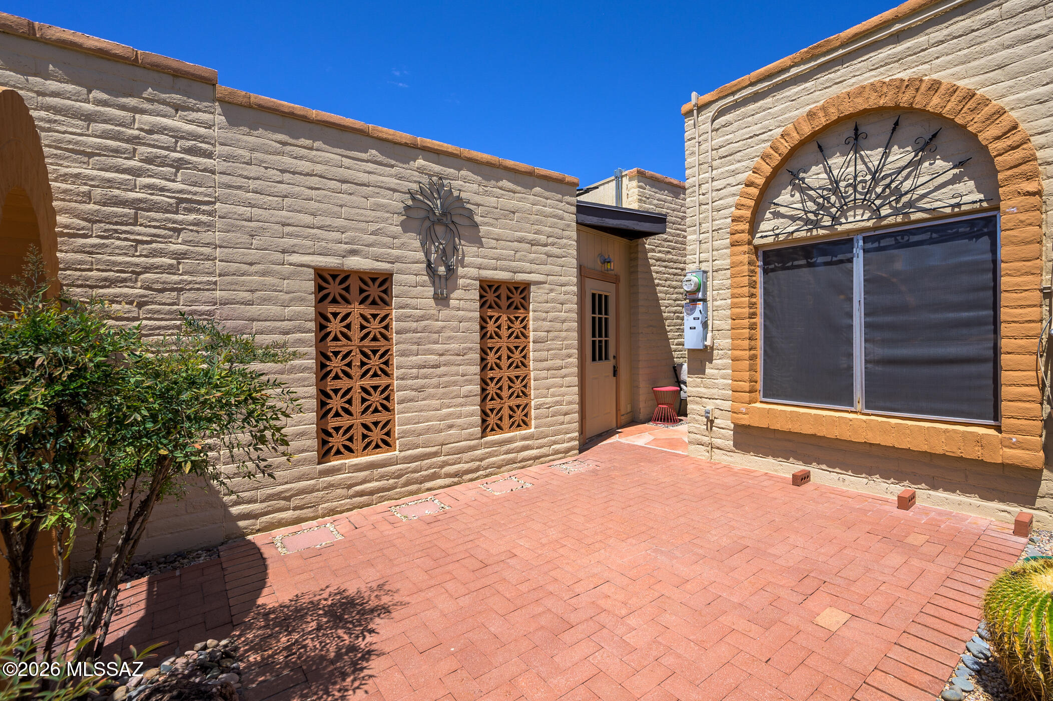 1310 W Calle Serrano