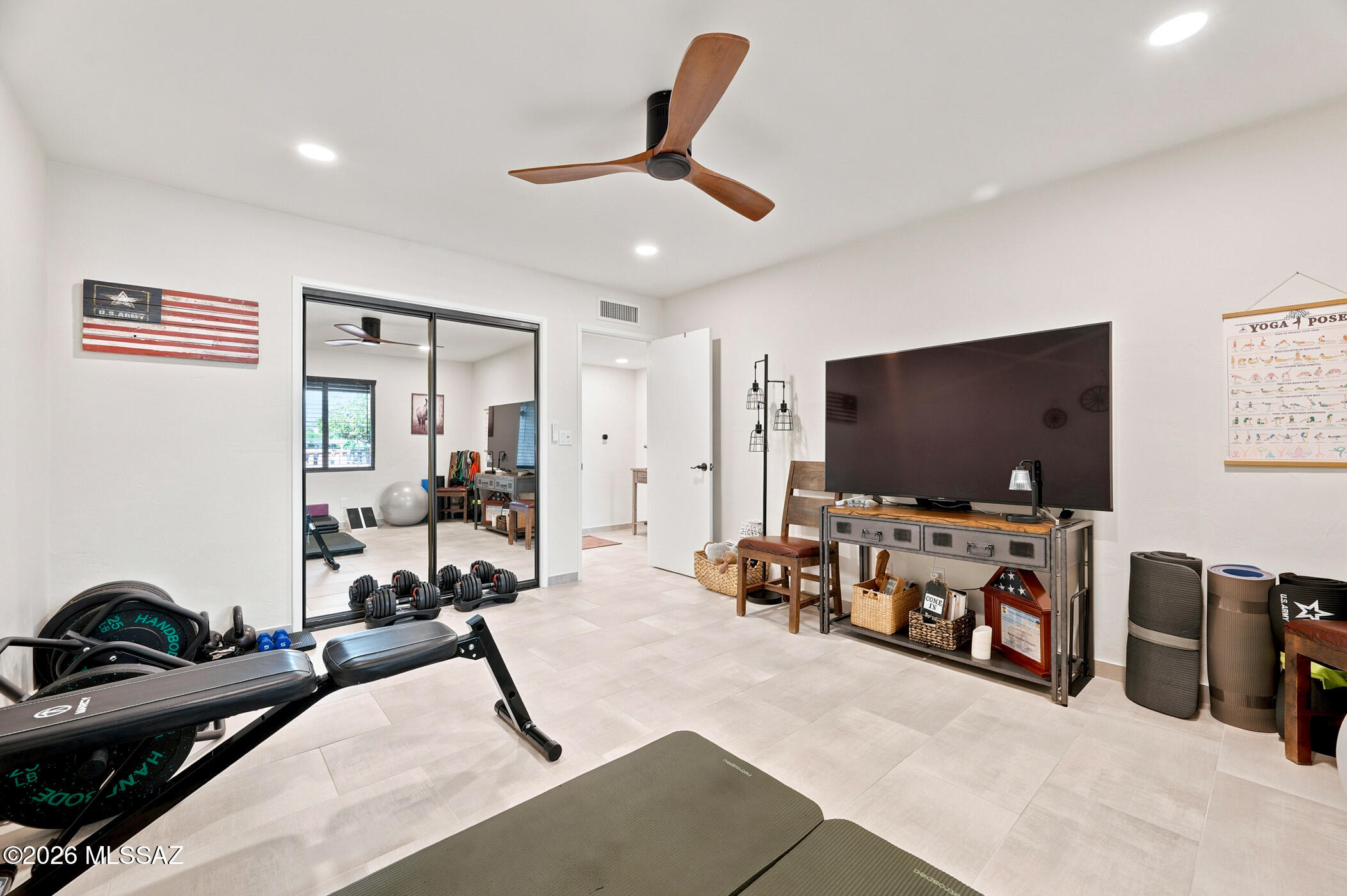 735 W Camino Del Poso
