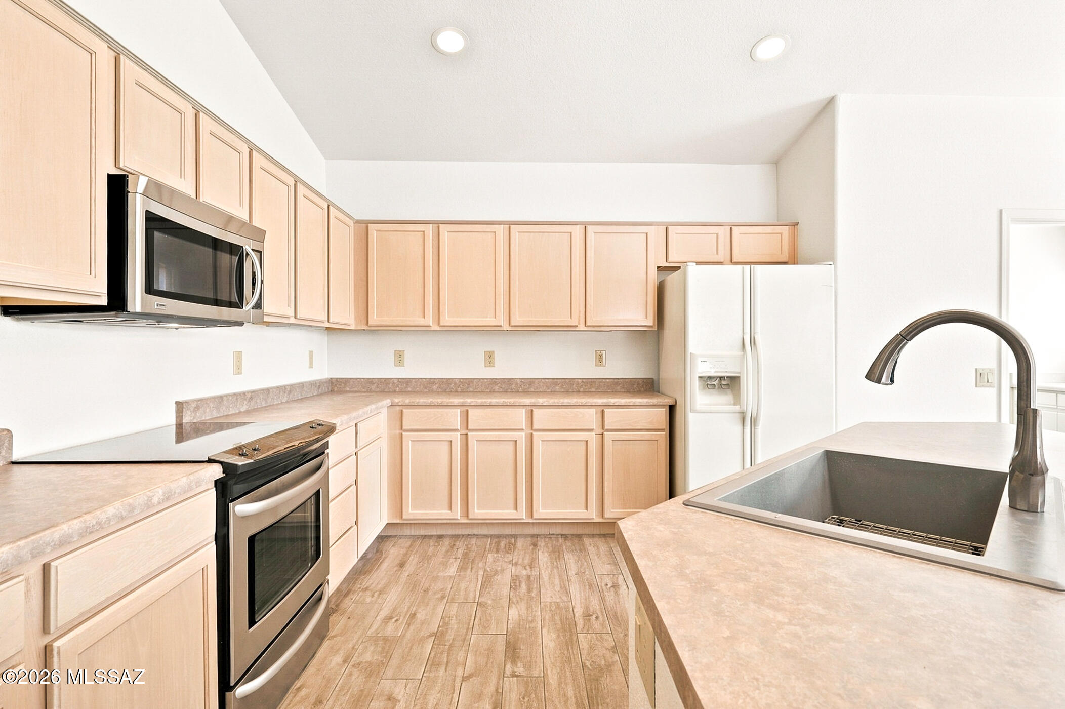 1133 N Desert Deer Pass