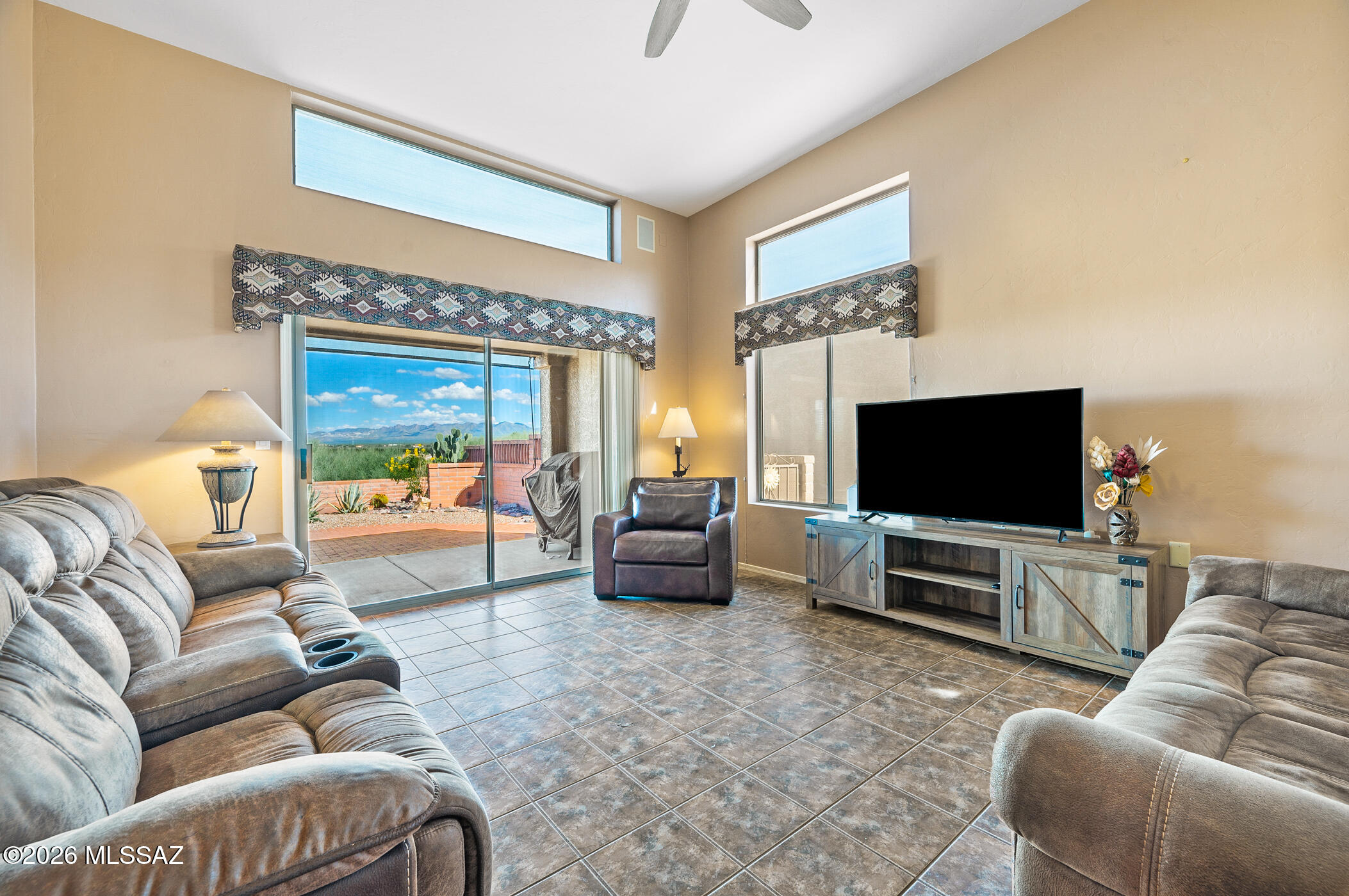 2287 S Cliff Drive