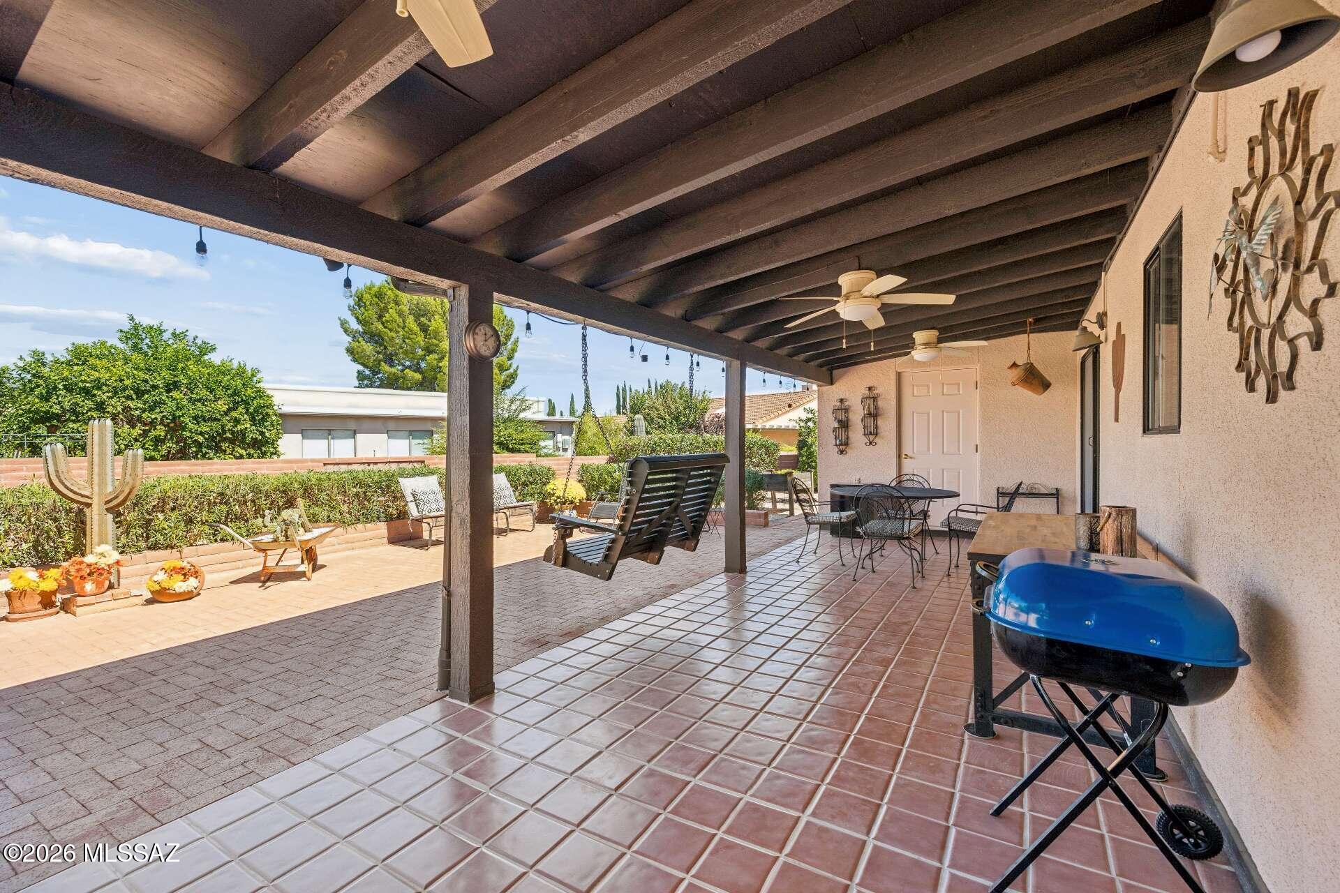 1073 N Paseo Iris