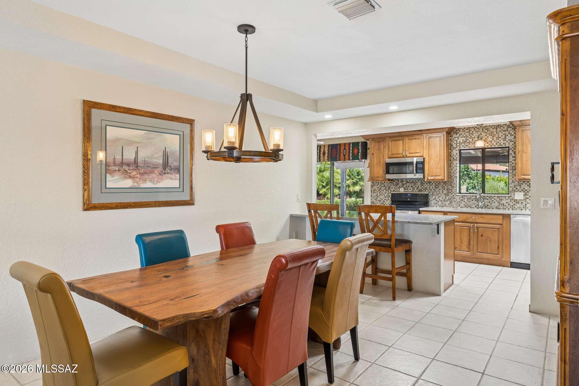 1073 N Paseo Iris