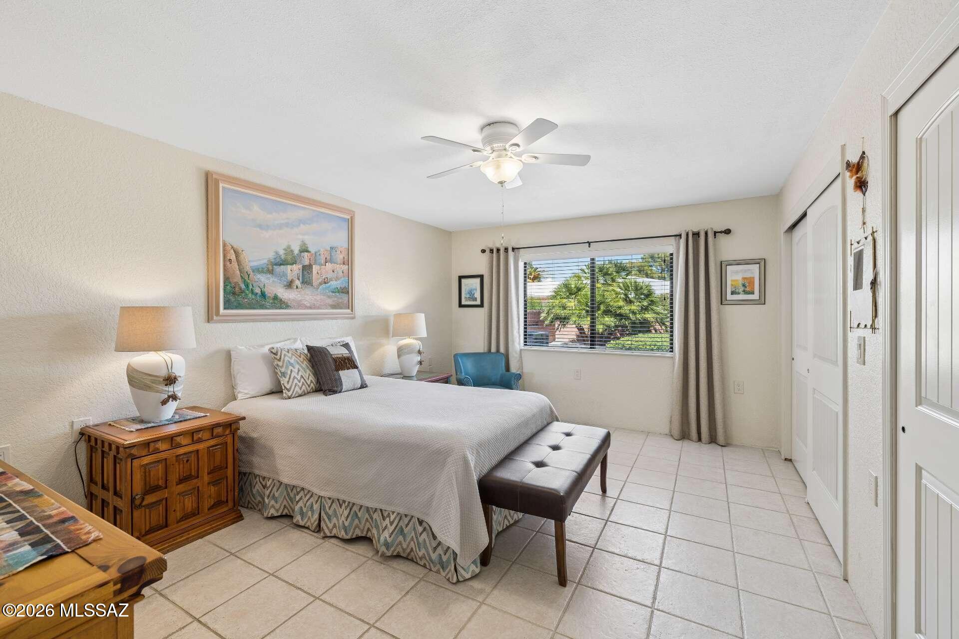 1073 N Paseo Iris