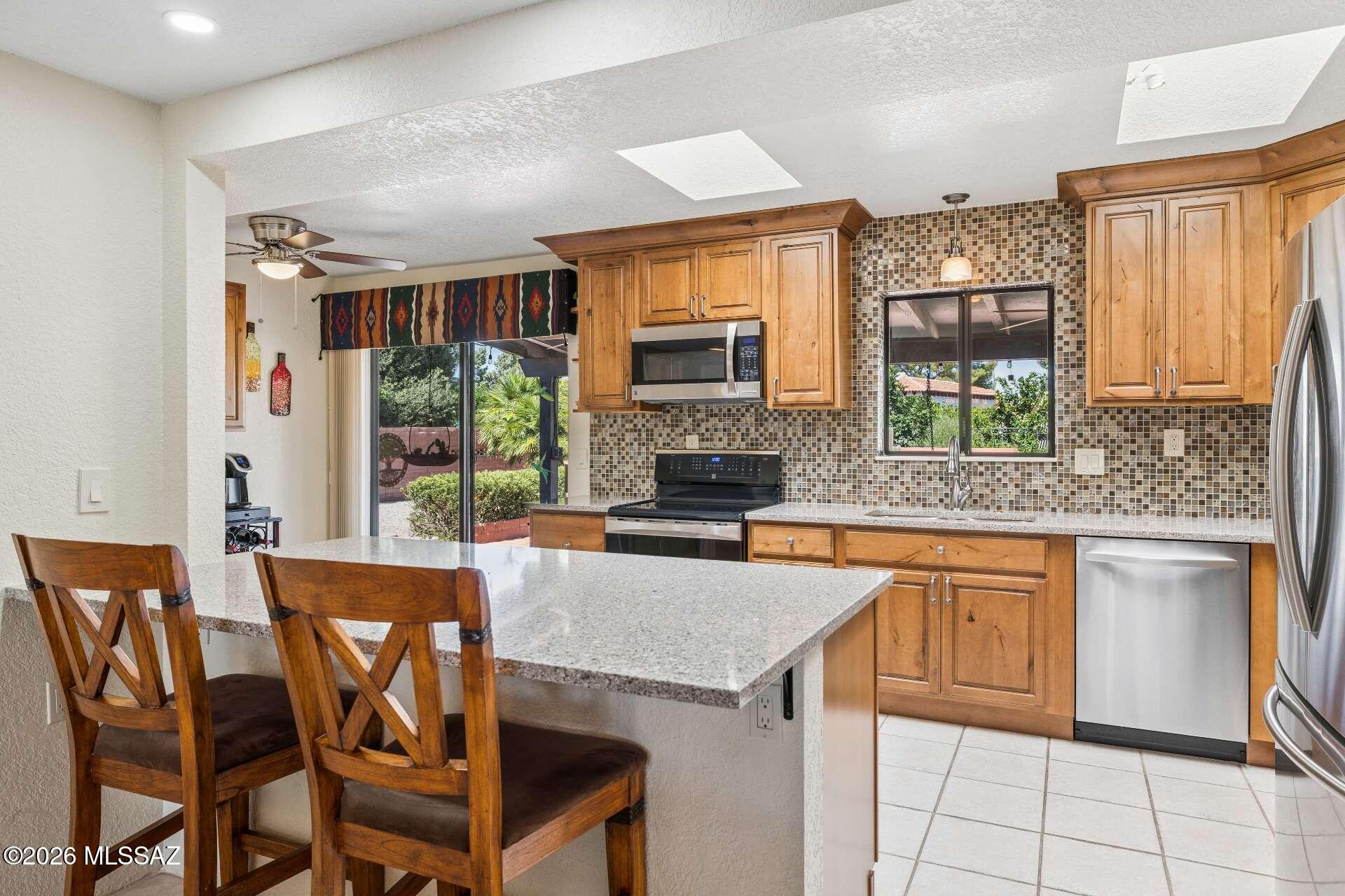 1073 N Paseo Iris