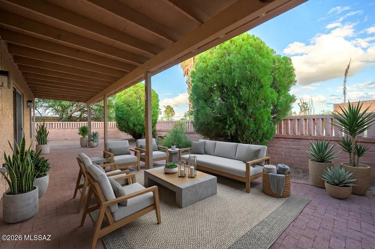 1846 W Camino Urbano