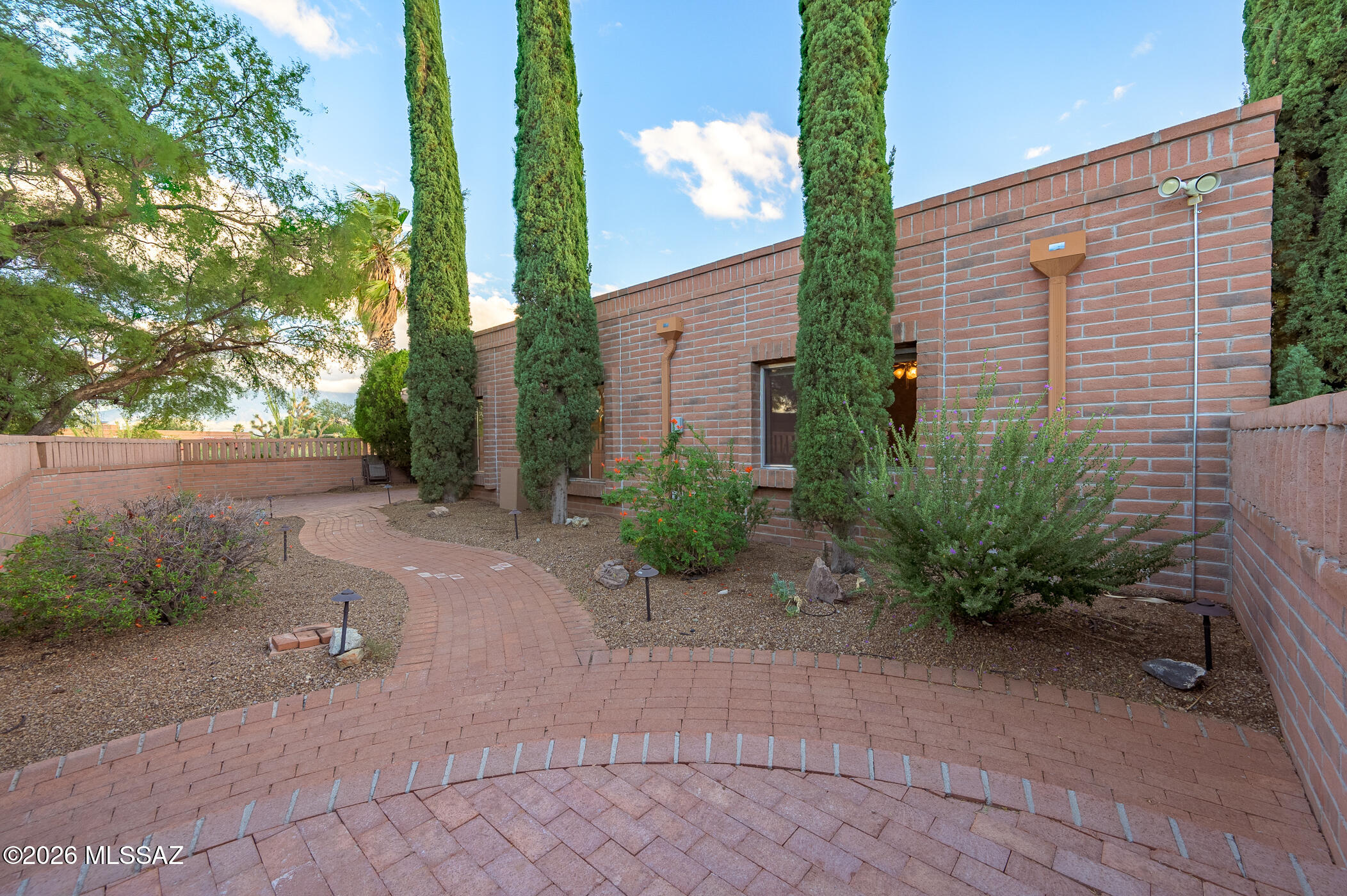 1846 W Camino Urbano