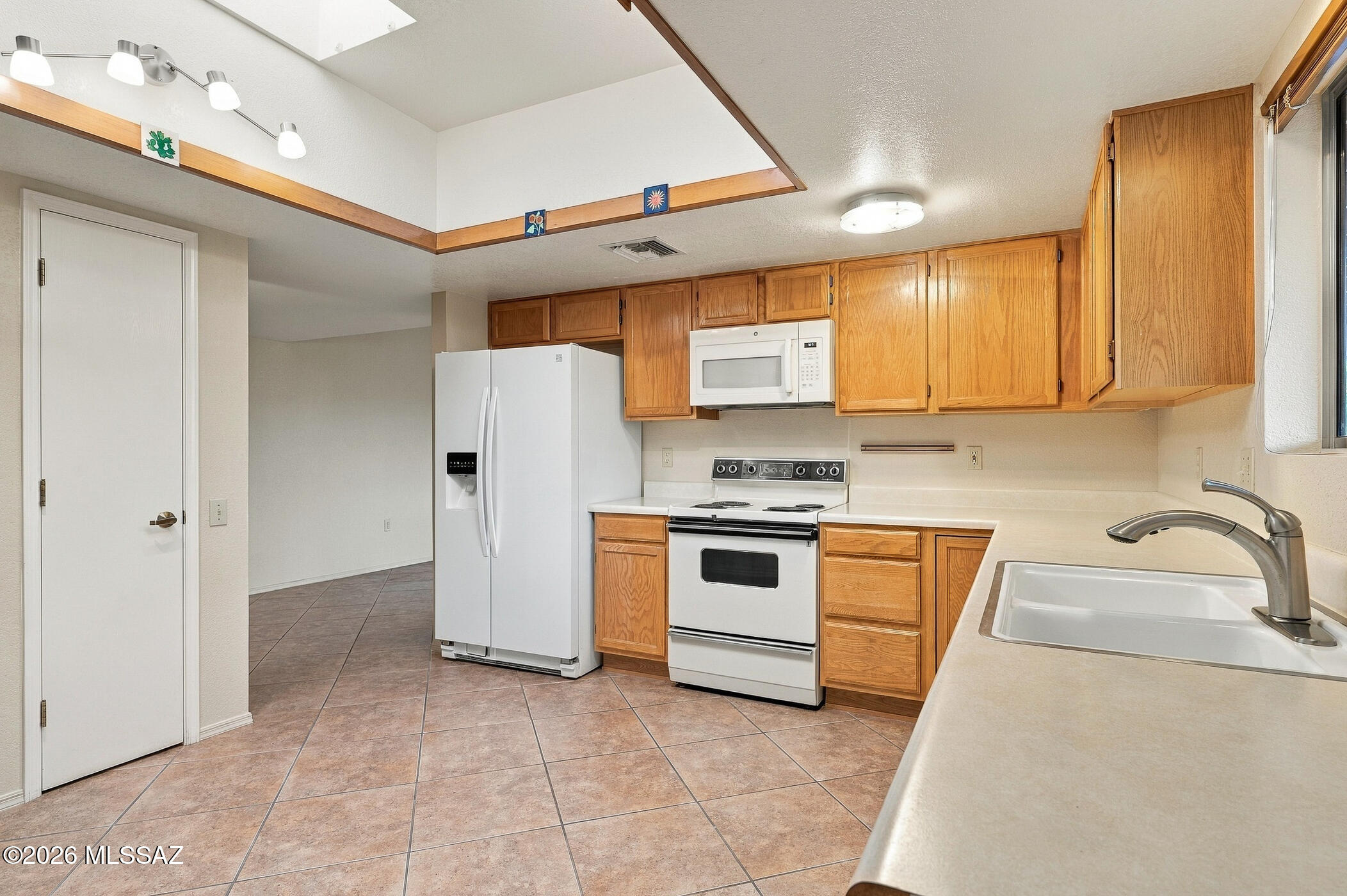 1846 W Camino Urbano