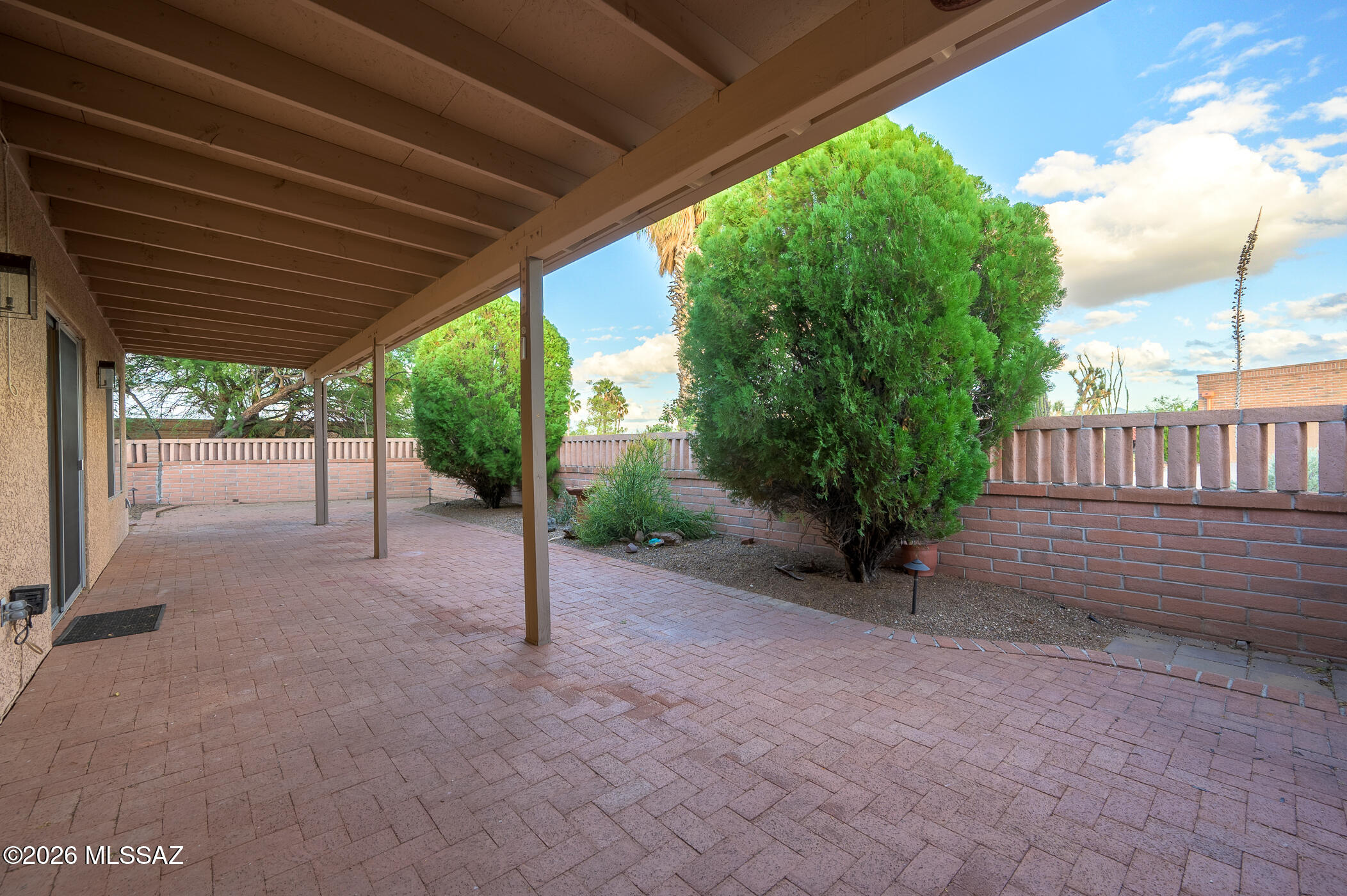 1846 W Camino Urbano