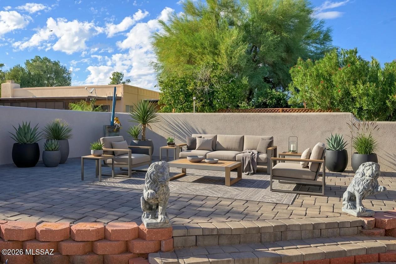 260 W Paseo Del Chino