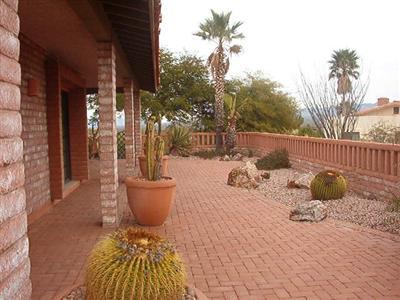 1340 W Placita De La Cotonia
